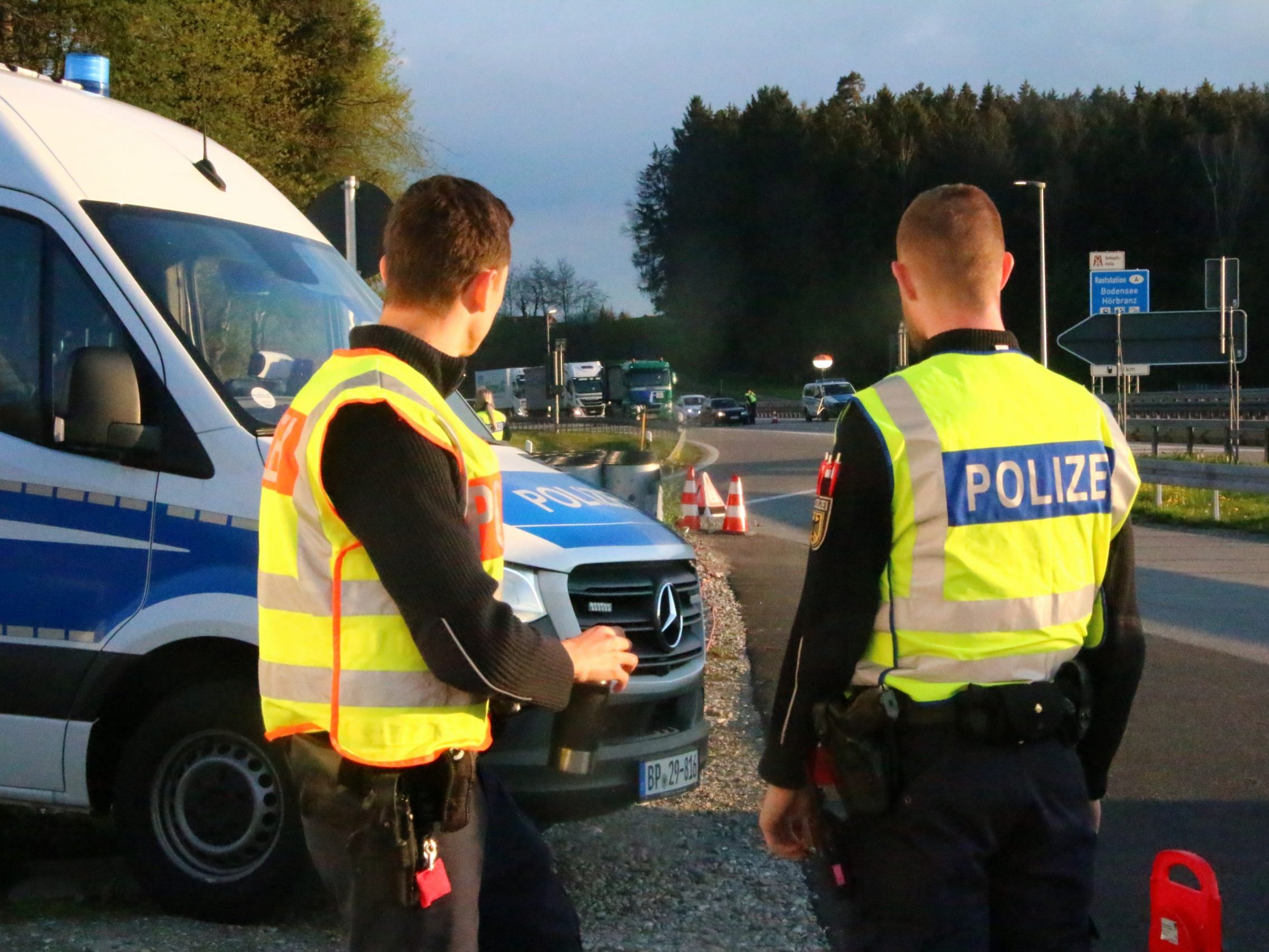 Der Lenker wurde von der Bundespolizei Lindau gestoppt. (Symbolbild)