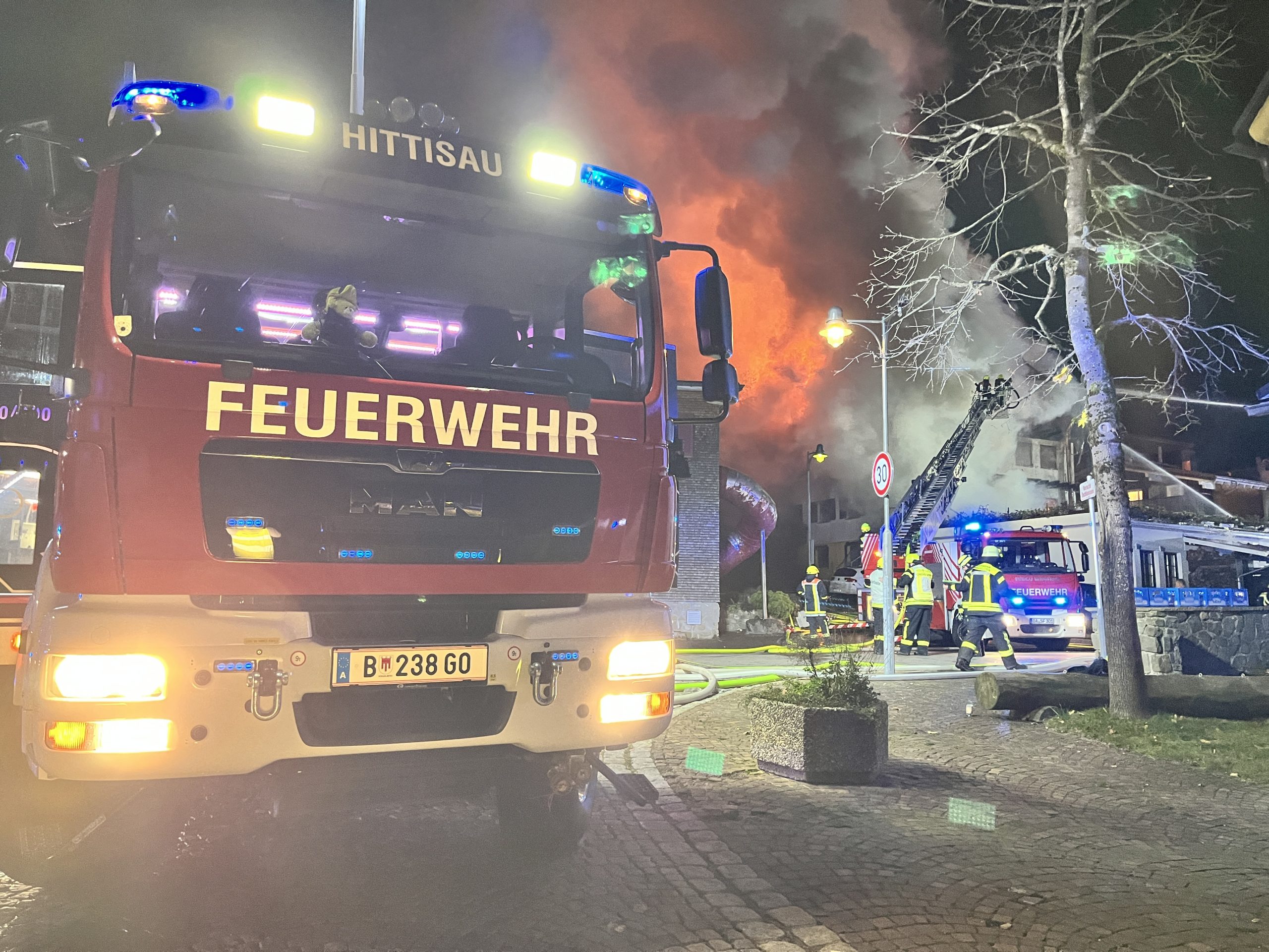 Die Feuerwehr Hittisau war ebenfalls im Einsatz. Die Feuerwehr Hittisau war ebenfalls im Einsatz.