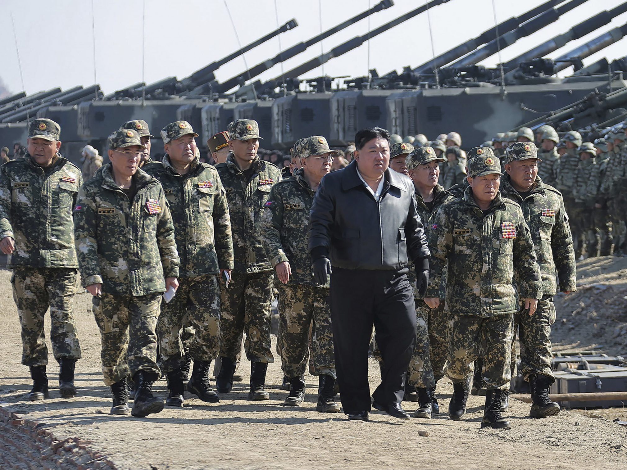 Kim bezeichnete Südkorea als Hauptfeind seines Landes. Kim bezeichnete Südkorea als Hauptfeind seines Landes.