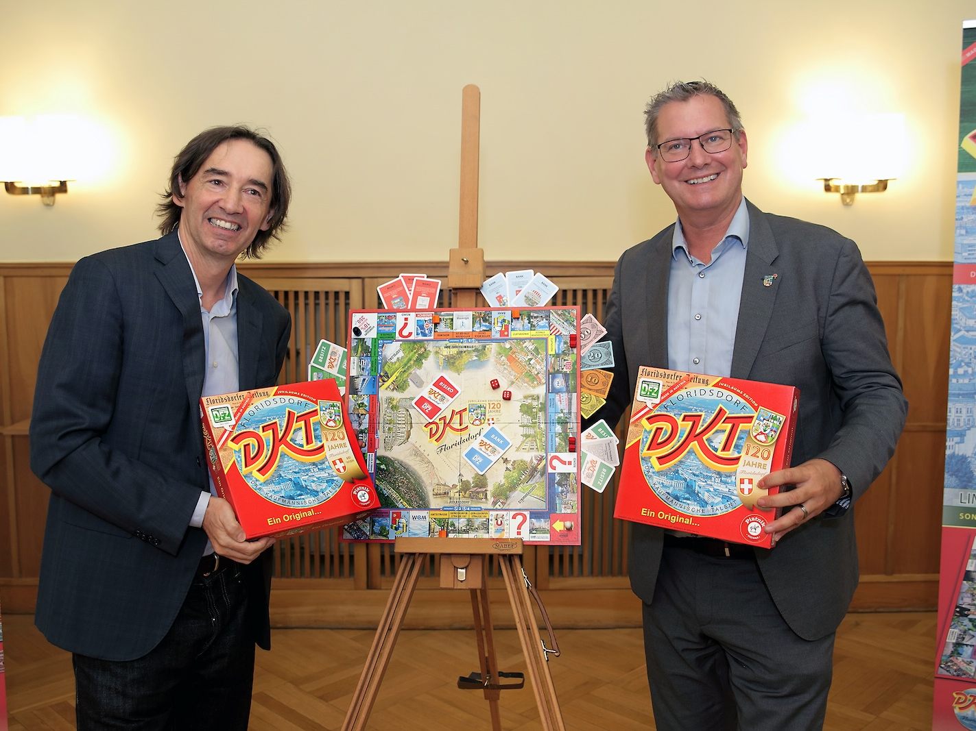DFZ-Herausgeber & DKT-Produzent Hannes Neumayer mit Bezirksvorsteher Georg Papai. DFZ-Herausgeber & DKT-Produzent Hannes Neumayer mit Bezirksvorsteher Georg Papai.