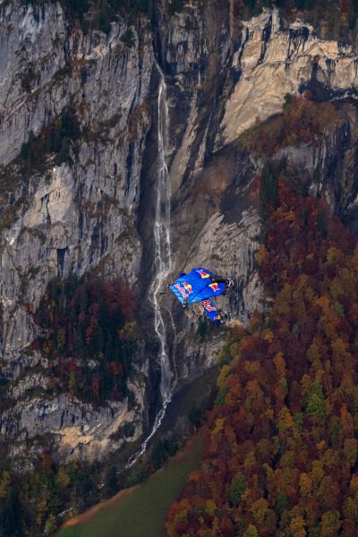 Peter Salzmann: Drei Weltrekorde im Wingsuit-Foil-Flug auf der Jungfrau