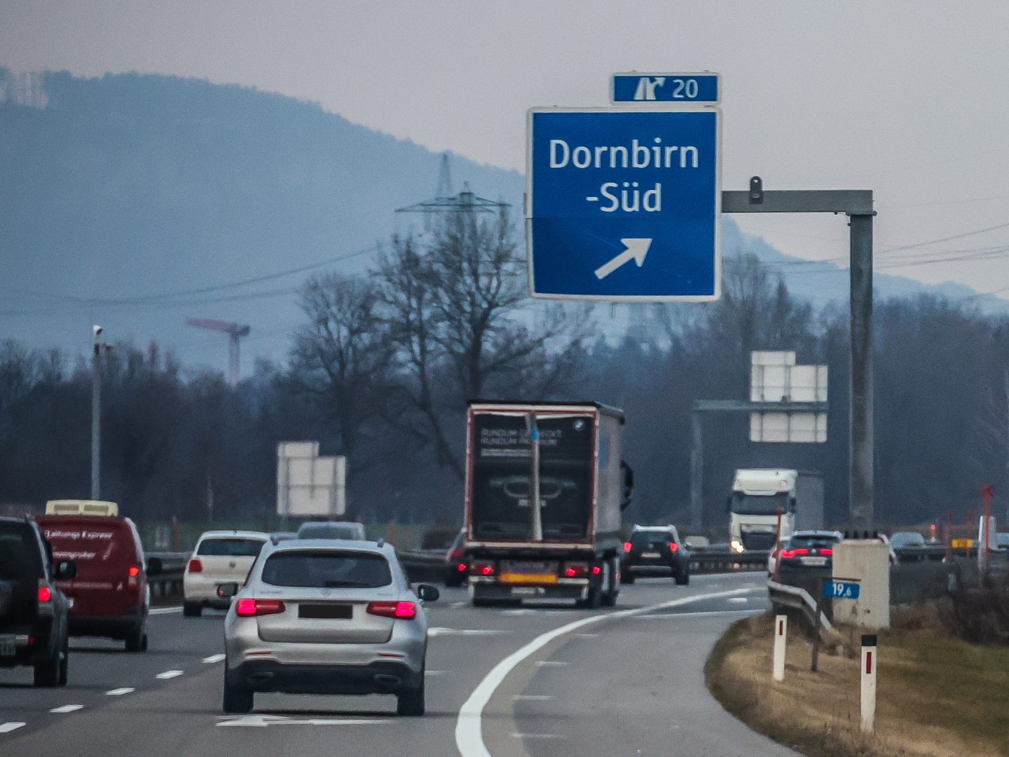 Verkehrsunfall auf der Rheintalautobahn (Symbolbild)