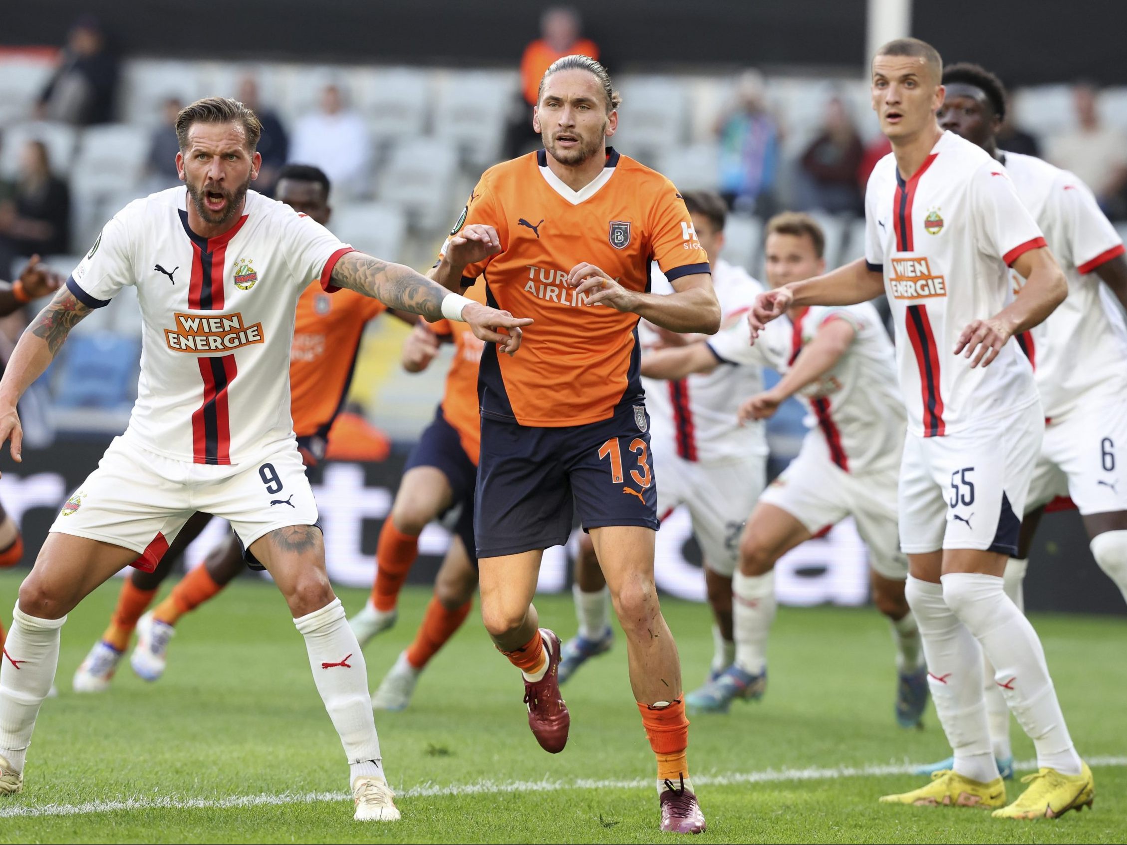 Rapid gelingt ein perfekter Start in die Conference League. Rapid gelingt ein perfekter Start in die Conference League.