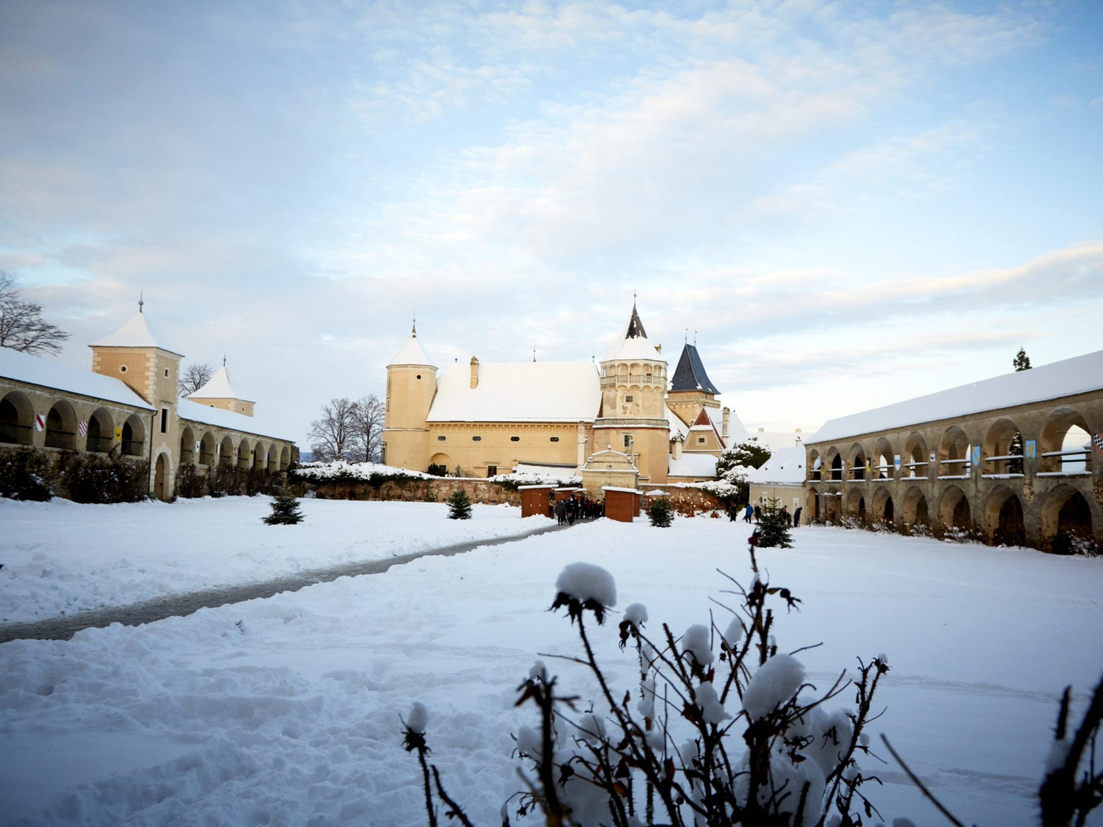 Der Adventzauber auf Schloss Rosenburg lädt zum Verweilen ein.