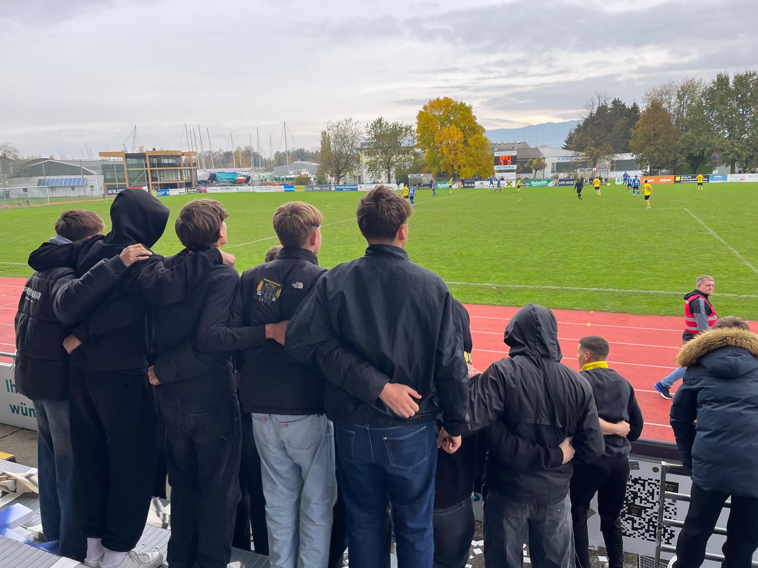 Die Höchster Fans unterstützten ihr Team trotz der Niederlage leidenschaftlich.