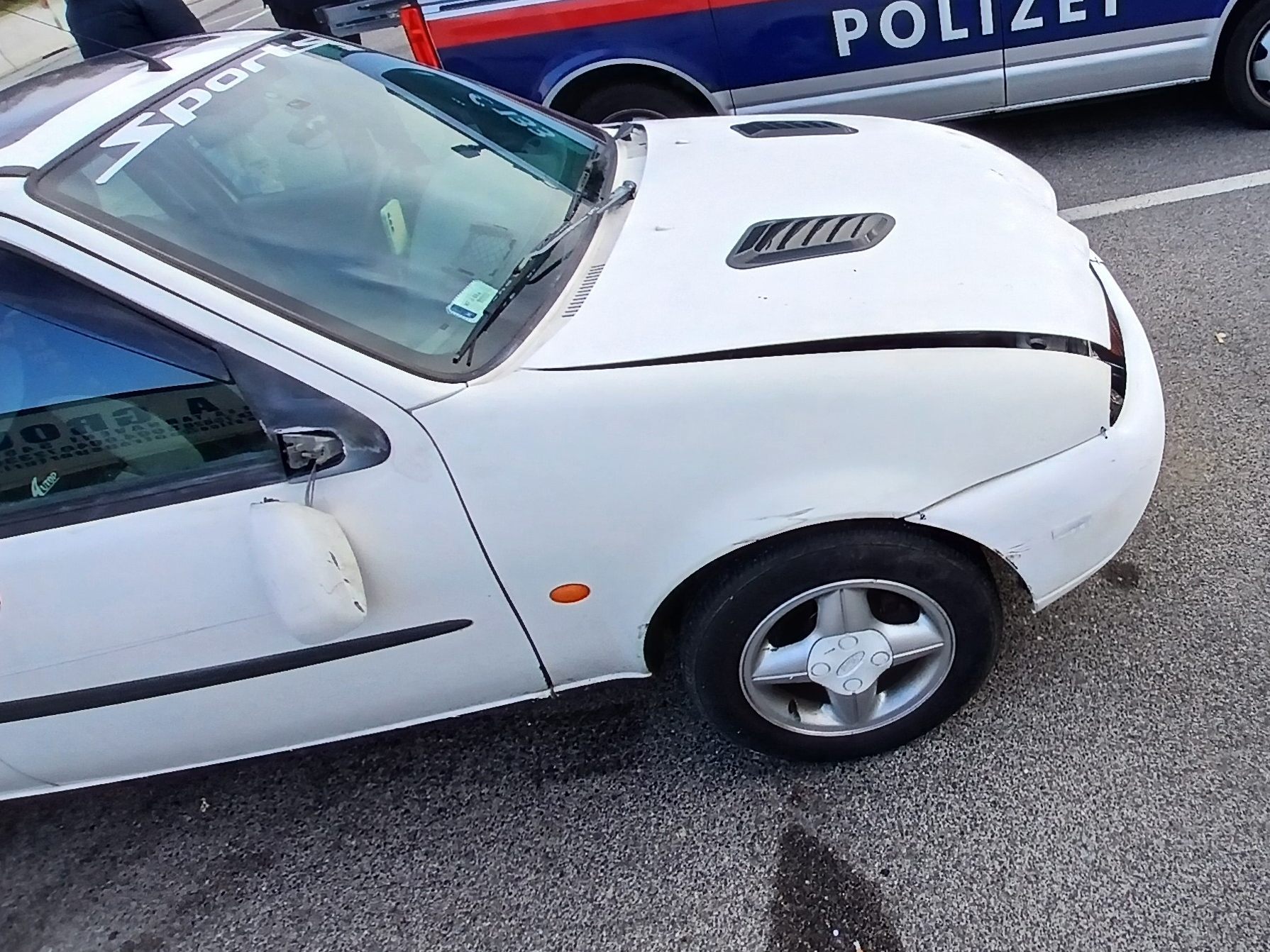 Der Führerschein konnte dem Ungarn auch nicht abgenommen werden, da ihm dieser bereits in der Heimat entzogen worden war.
