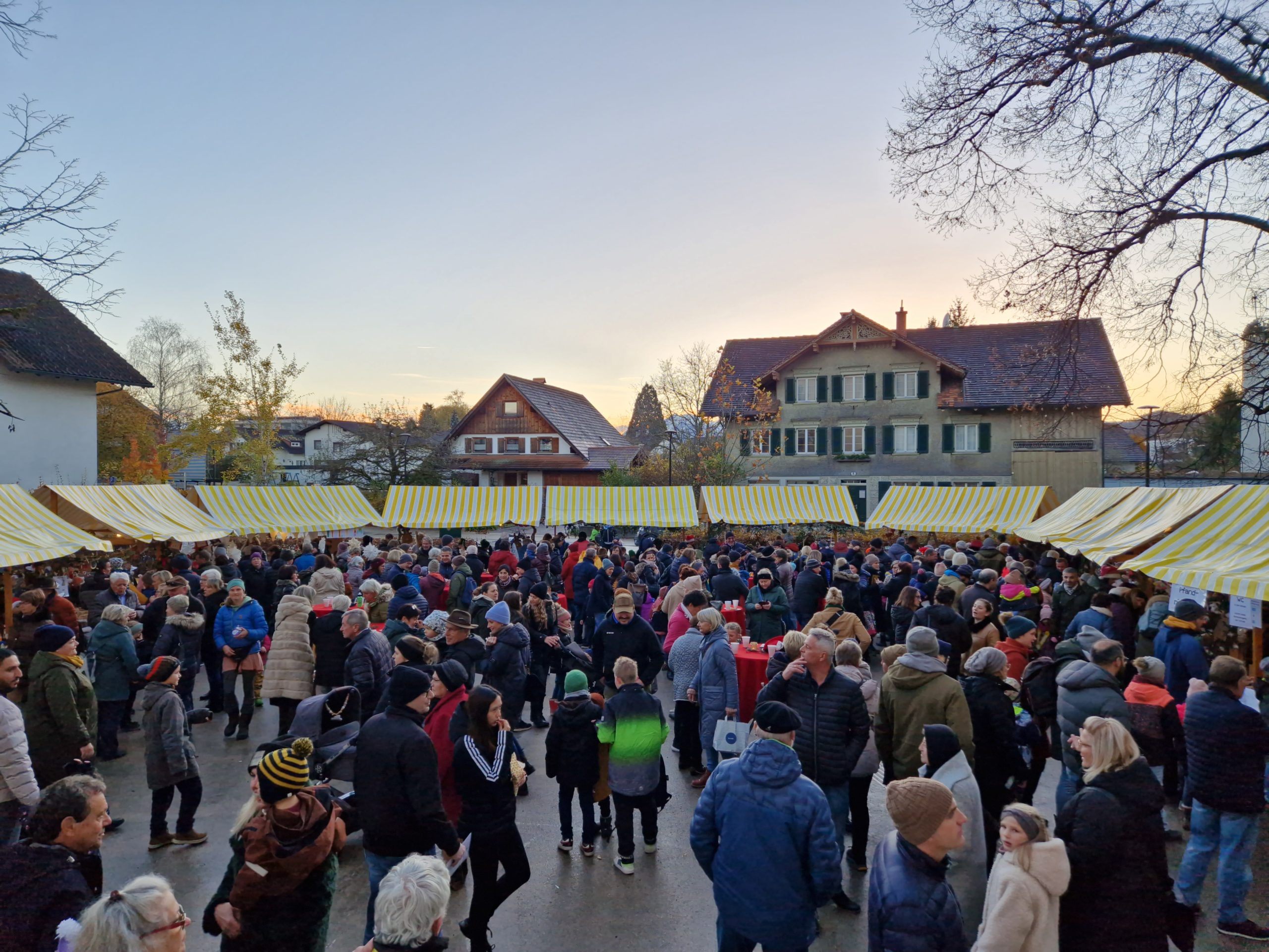 Die VS Kirchdorf lädt zum Adventmarkt Die VS Kirchdorf lädt zum Adventmarkt