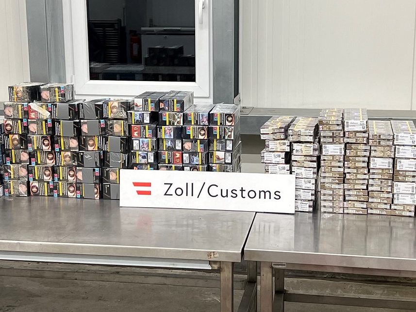 Der Zoll entdeckte 42.200 geschmuggelte Zigaretten. Der Zoll entdeckte 42.200 geschmuggelte Zigaretten.