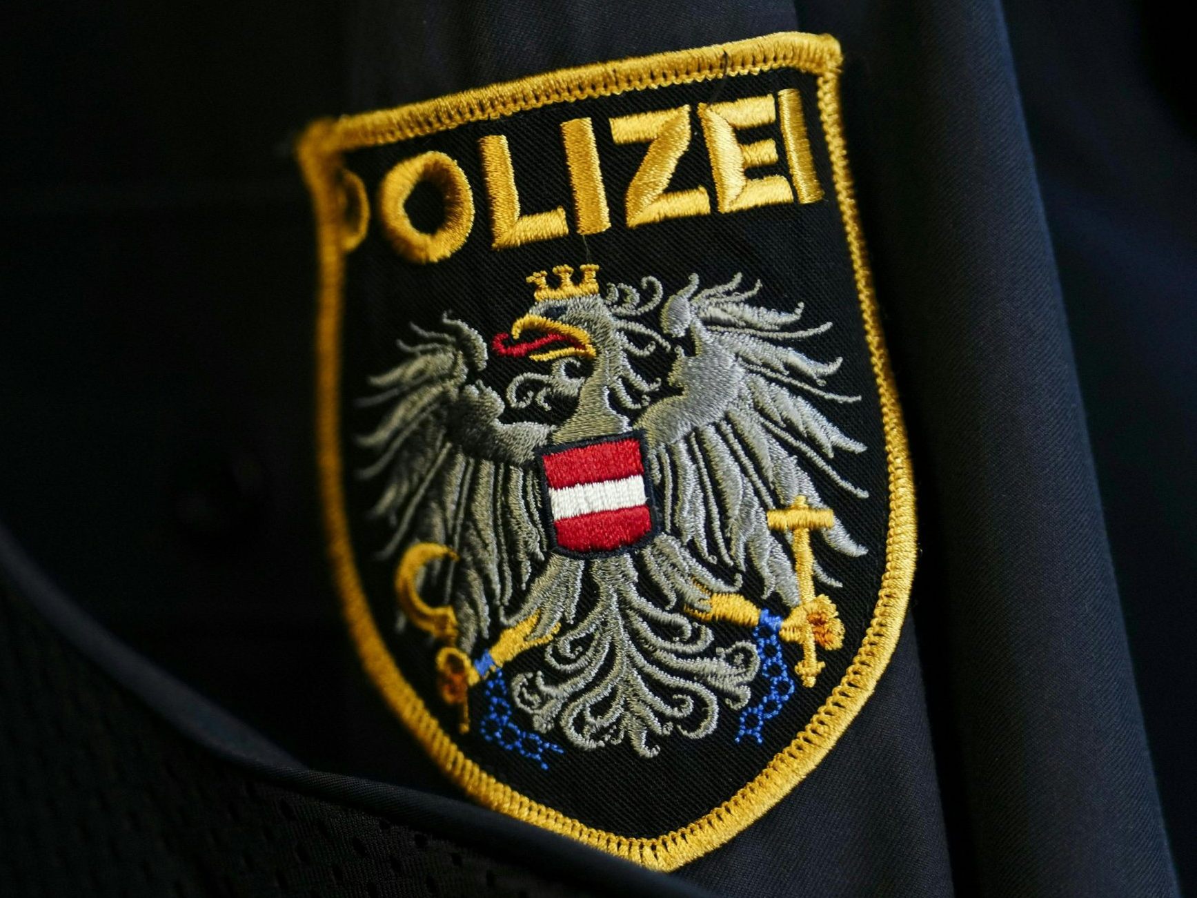 Eine Polizistin wurde attackiert. Eine Polizistin wurde attackiert.