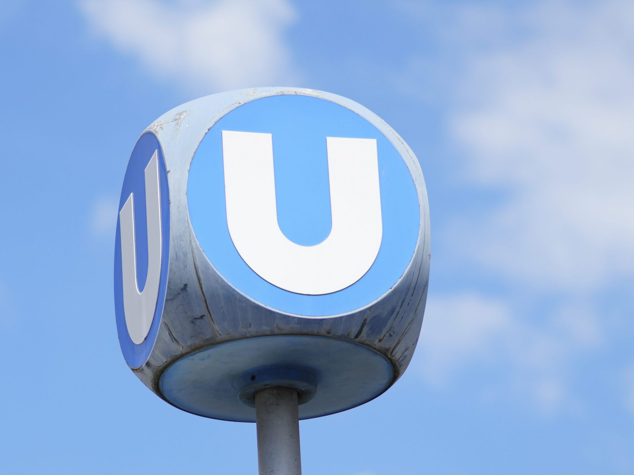 Brand in einem Sonderzug auf der U1-Strecke in Wien. Brand in einem Sonderzug auf der U1-Strecke in Wien.