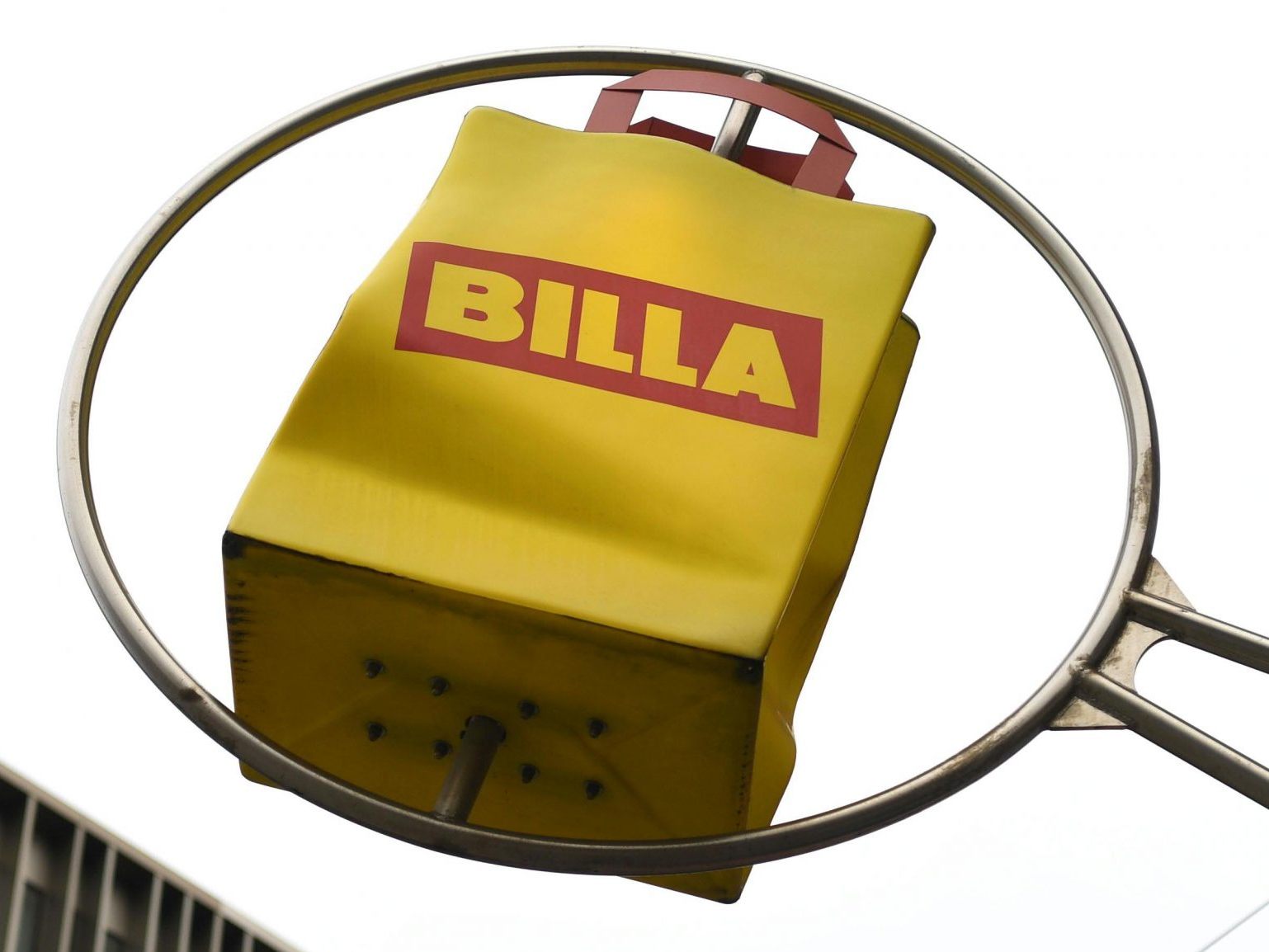 Billa stoppt die eigene Hauszustellung außerhalb des Großraums Wien. Billa stoppt die eigene Hauszustellung außerhalb des Großraums Wien.