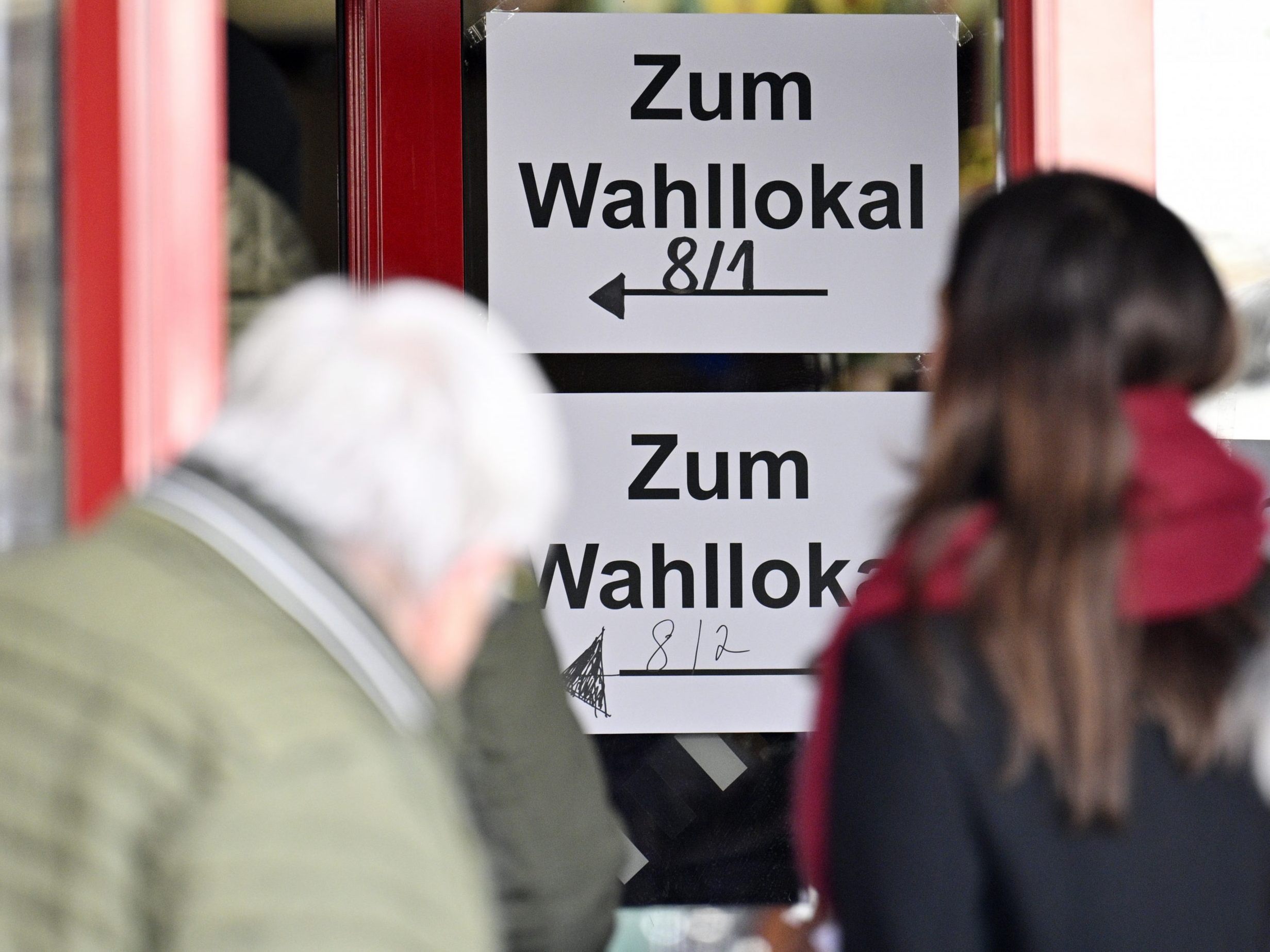 Weniger Personen als noch 2019 sind mit der Arbeit der Landesregierung zufrieden.
