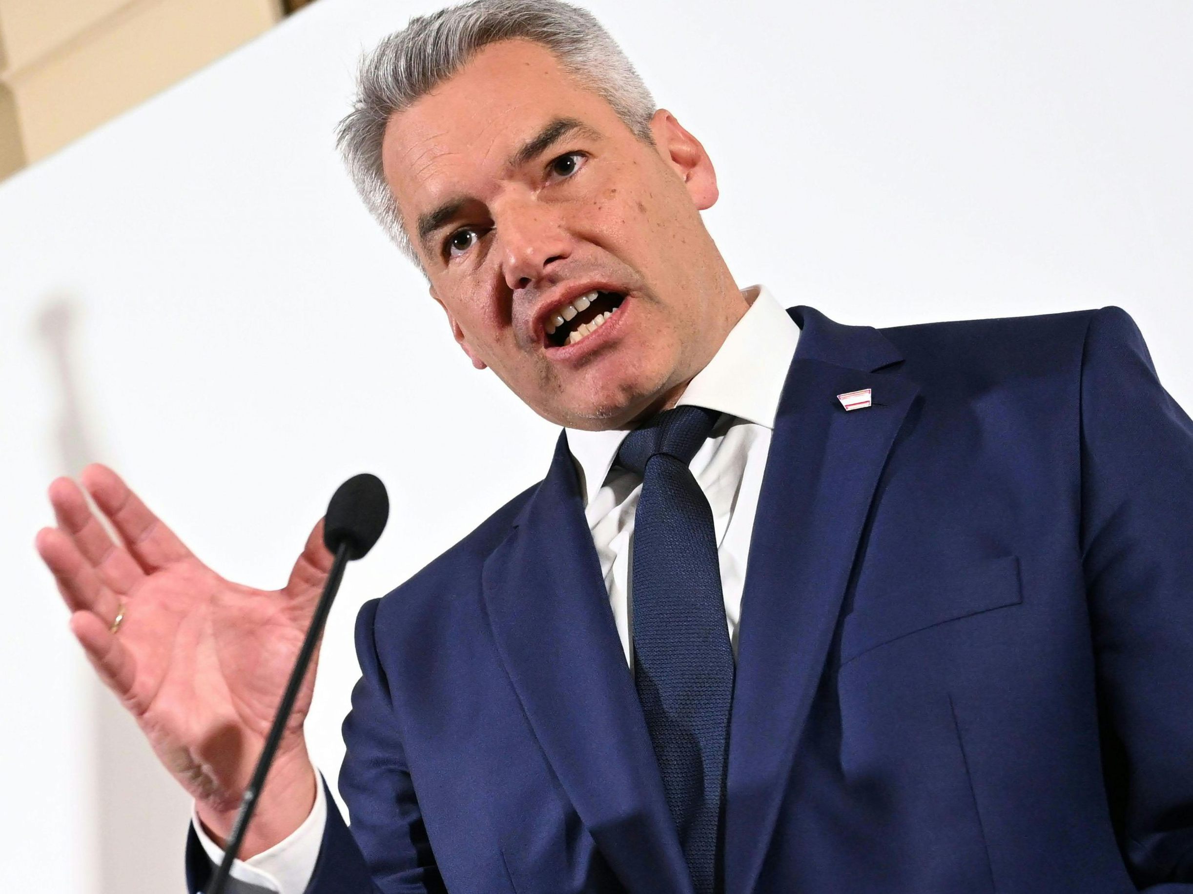 Ob es in weiterer Folge zu Regierungsverhandlungen kommen wird, ließen beide offen.