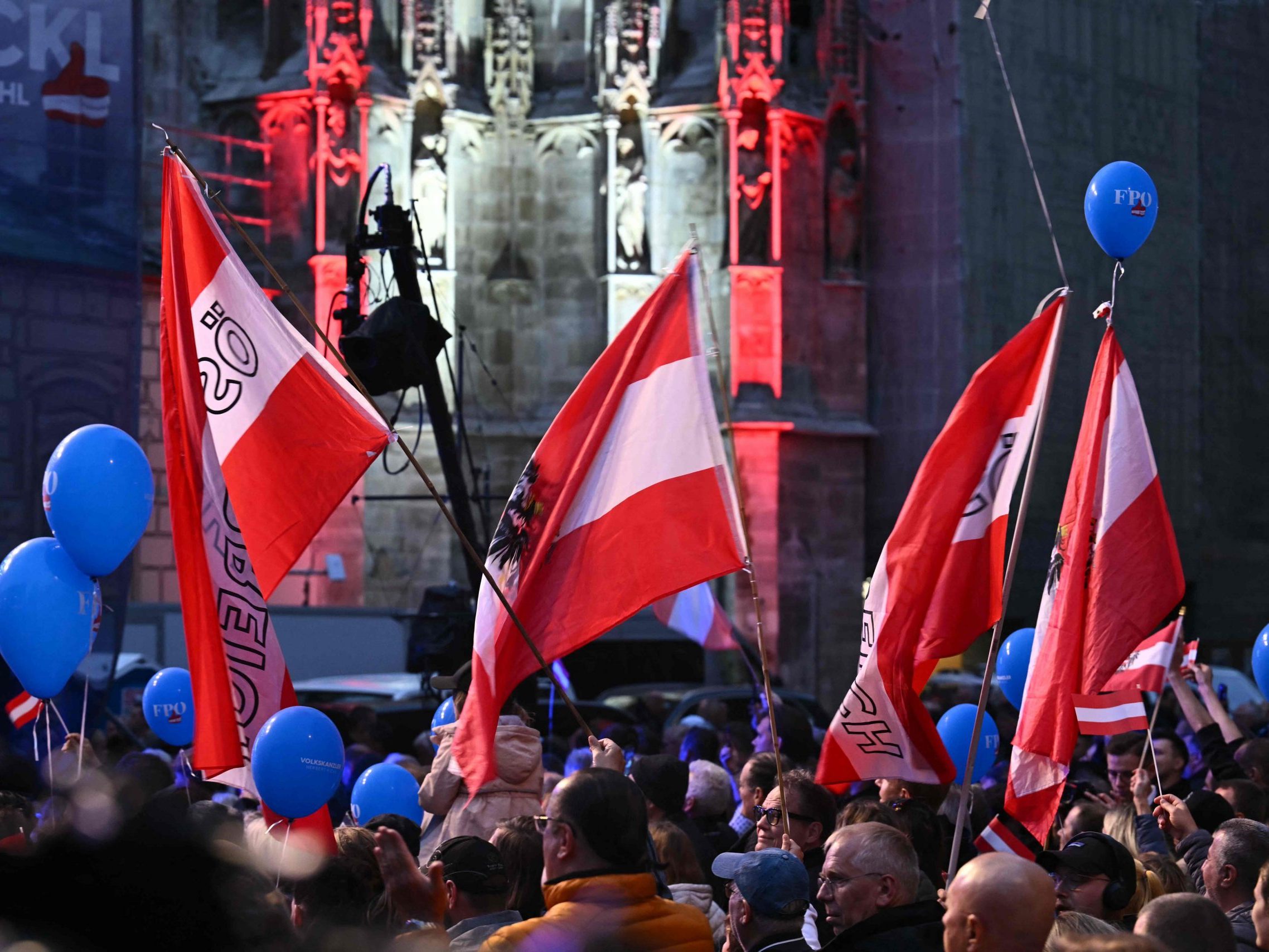 FPÖ-Anhänger wollten am Samstag in Wien gegen die Zuckerlkoalition demonstrieren. FPÖ-Anhänger wollten am Samstag in Wien gegen die Zuckerlkoalition demonstrieren.