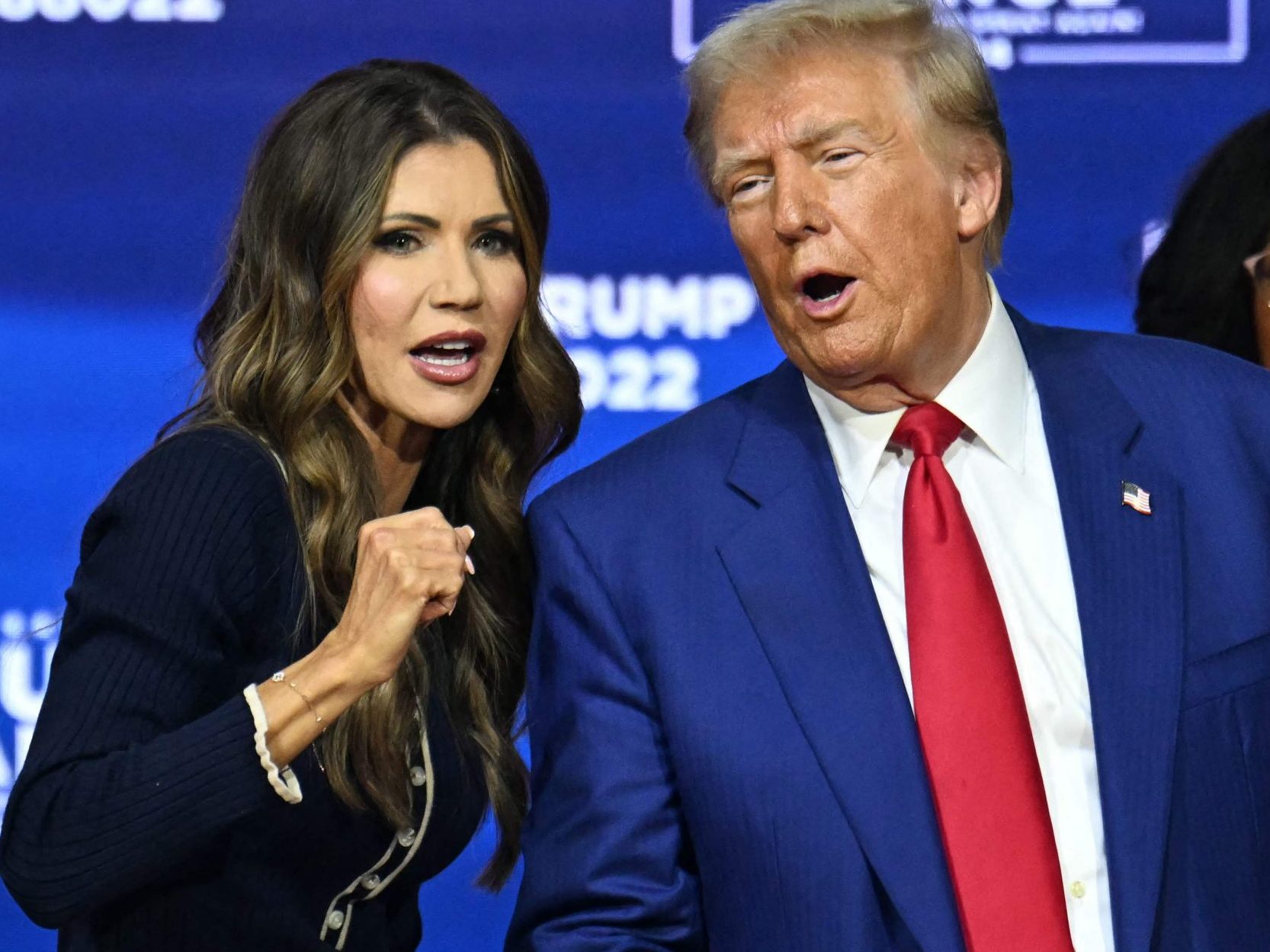 Die Trump-Unterstützerin Kristi Noem soll nach Informationen des TV-Senders CNN Heimatschutzministerin werden. Die Trump-Unterstützerin Kristi Noem soll nach Informationen des TV-Senders CNN Heimatschutzministerin werden.