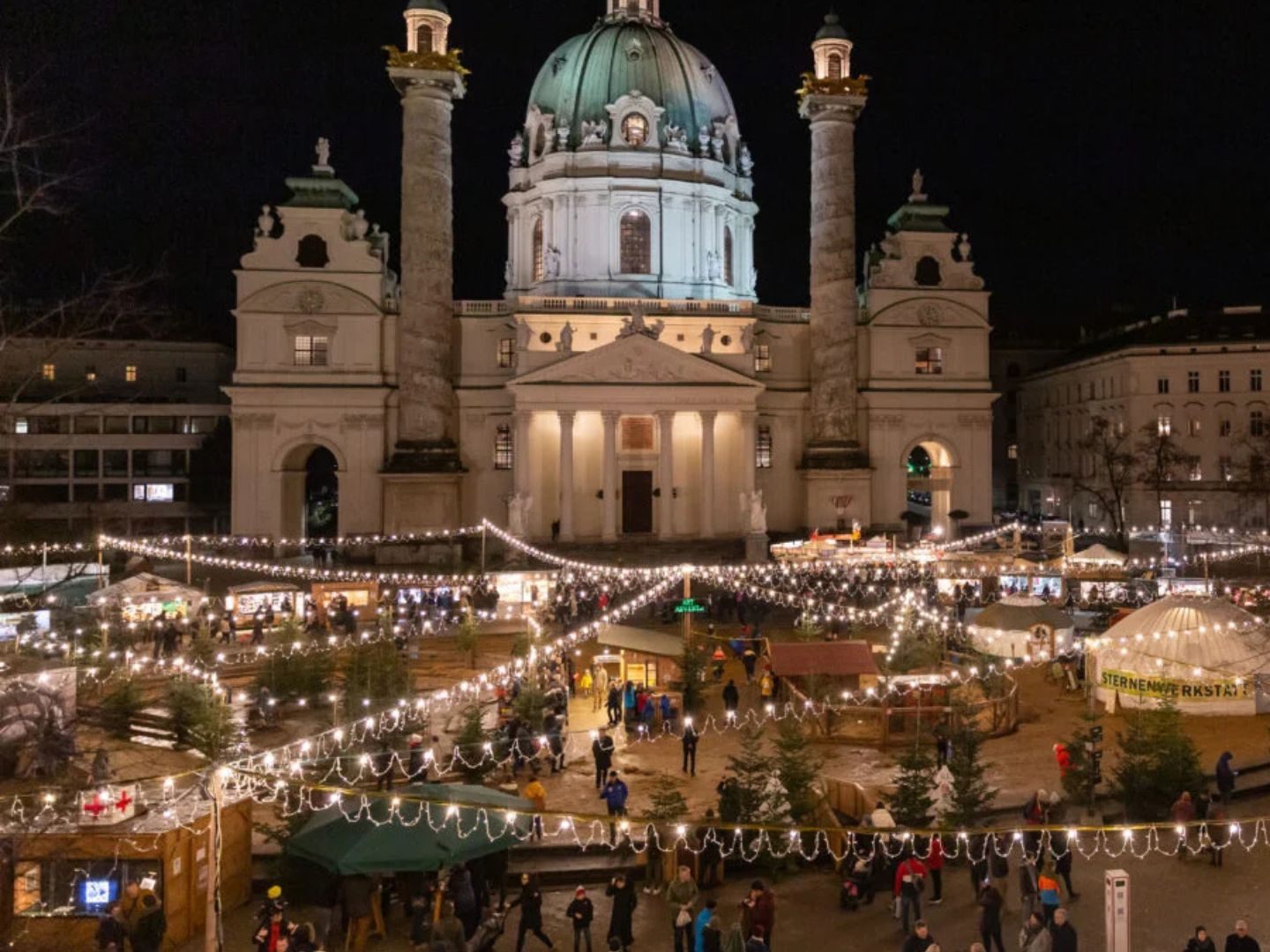 Programm für Groß und Klein beim ART ADVENT am Wiener Karlsplatz.