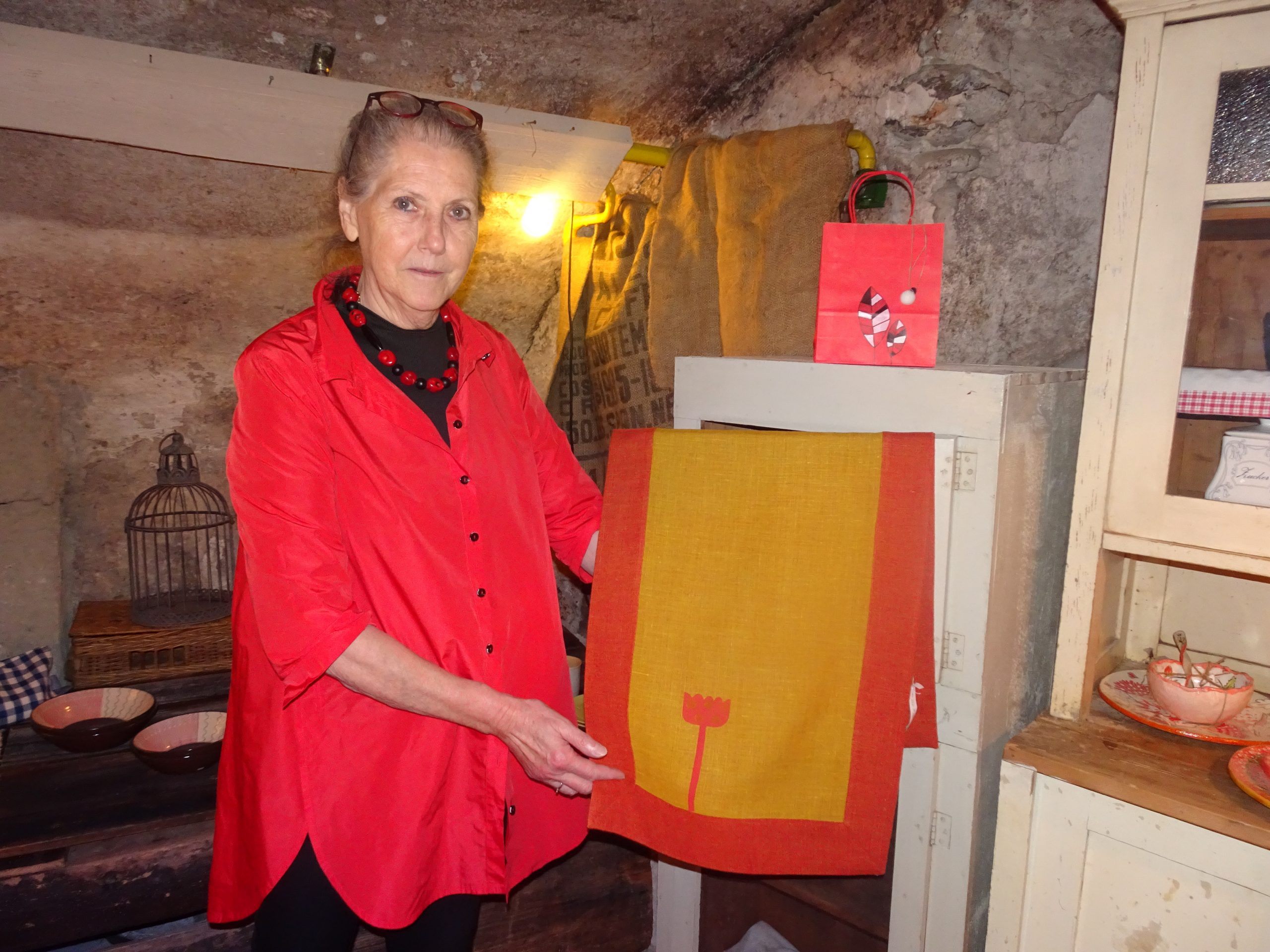 Ulrike Hotz hat ein Faible fürs Handwerk und alte Stoffe. Ulrike Hotz hat ein Faible fürs Handwerk und alte Stoffe.