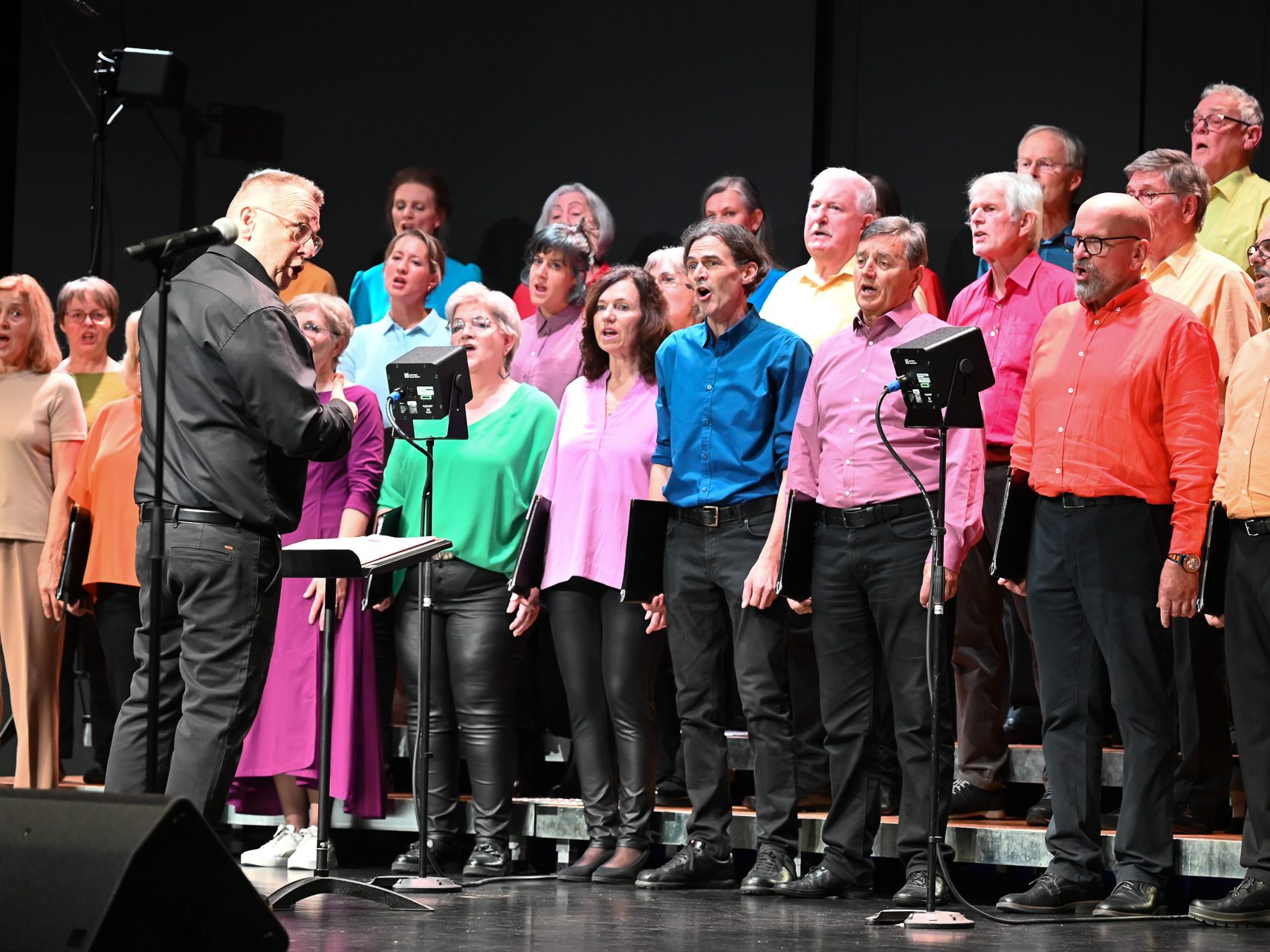 Die Sängerinnen und Sänger der Chor.Lust begeisterten ihr Publikum am Samstagabend.