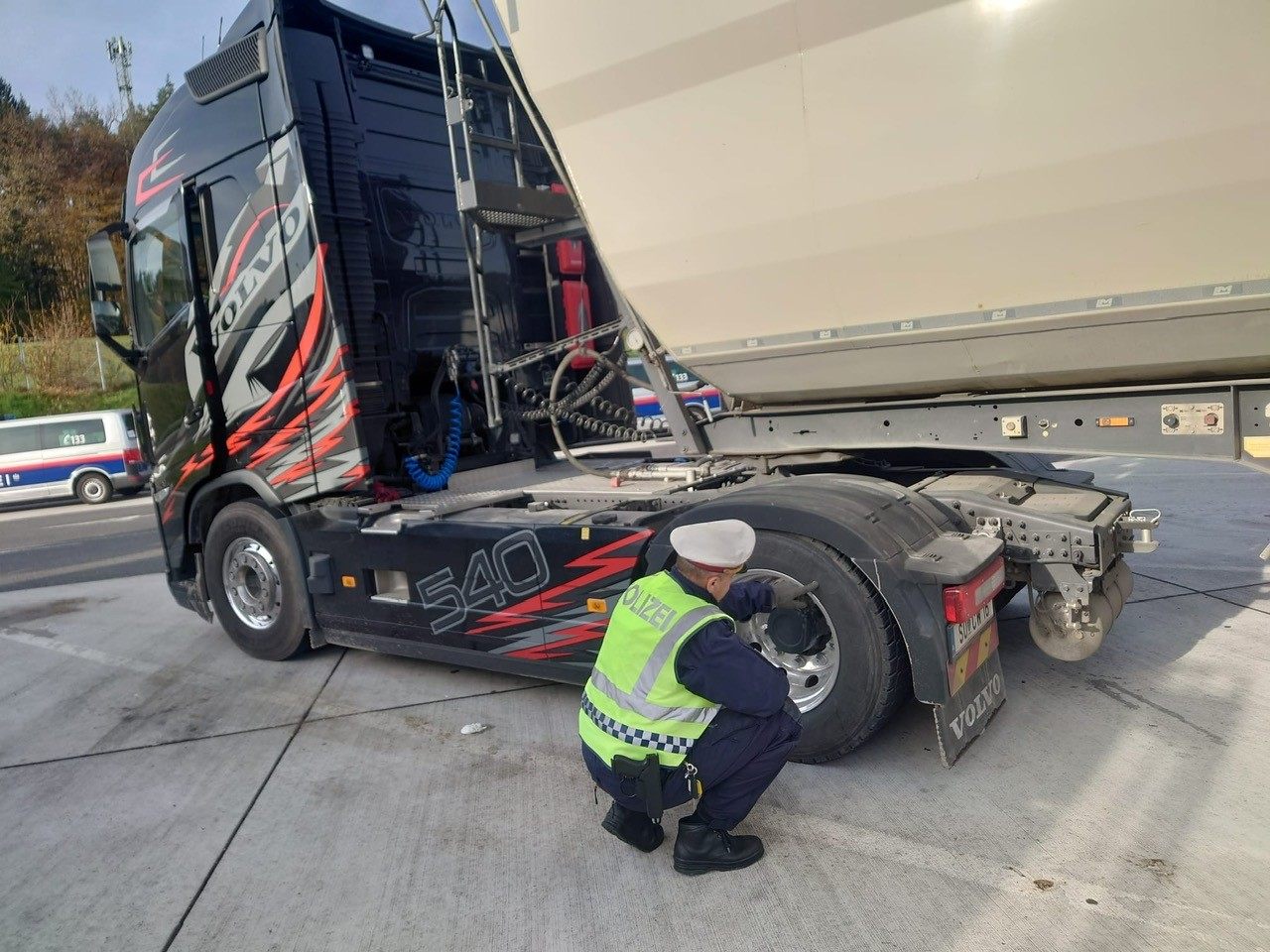 Schwerpunktkontrolle der Polizei auf der A2.