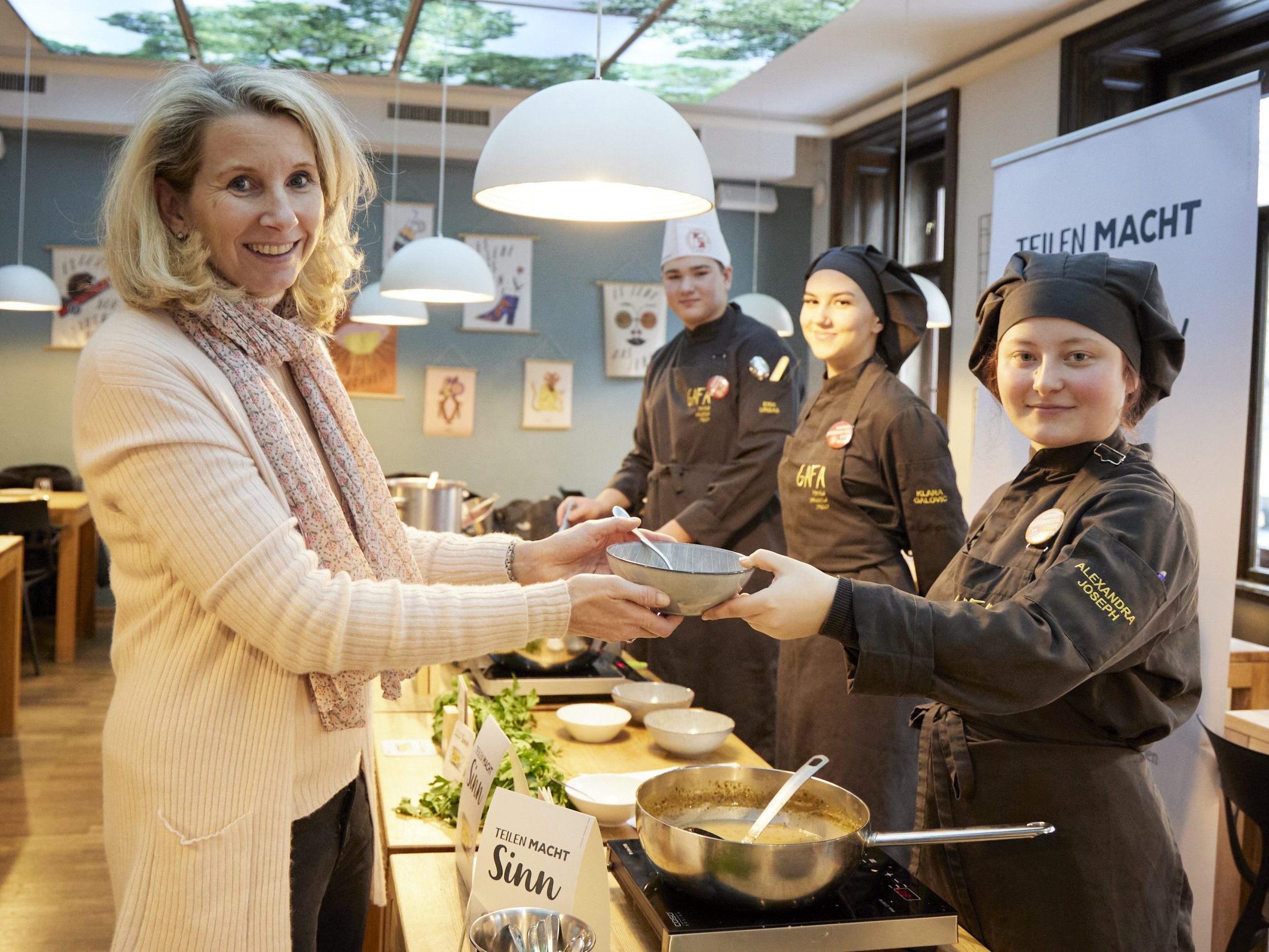 Am 1. November startet wieder die Winterspendenaktion Suppe mit Sinn. Am 1. November startet wieder die Winterspendenaktion Suppe mit Sinn.