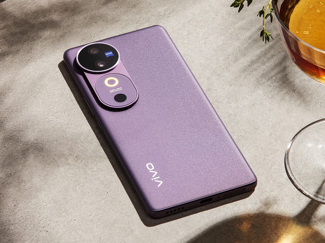 Gewinnt im VIENNA.at-Adventkalender heute das V40 Smartphone von vivo. Gewinnt im VIENNA.at-Adventkalender heute das V40 Smartphone von vivo.