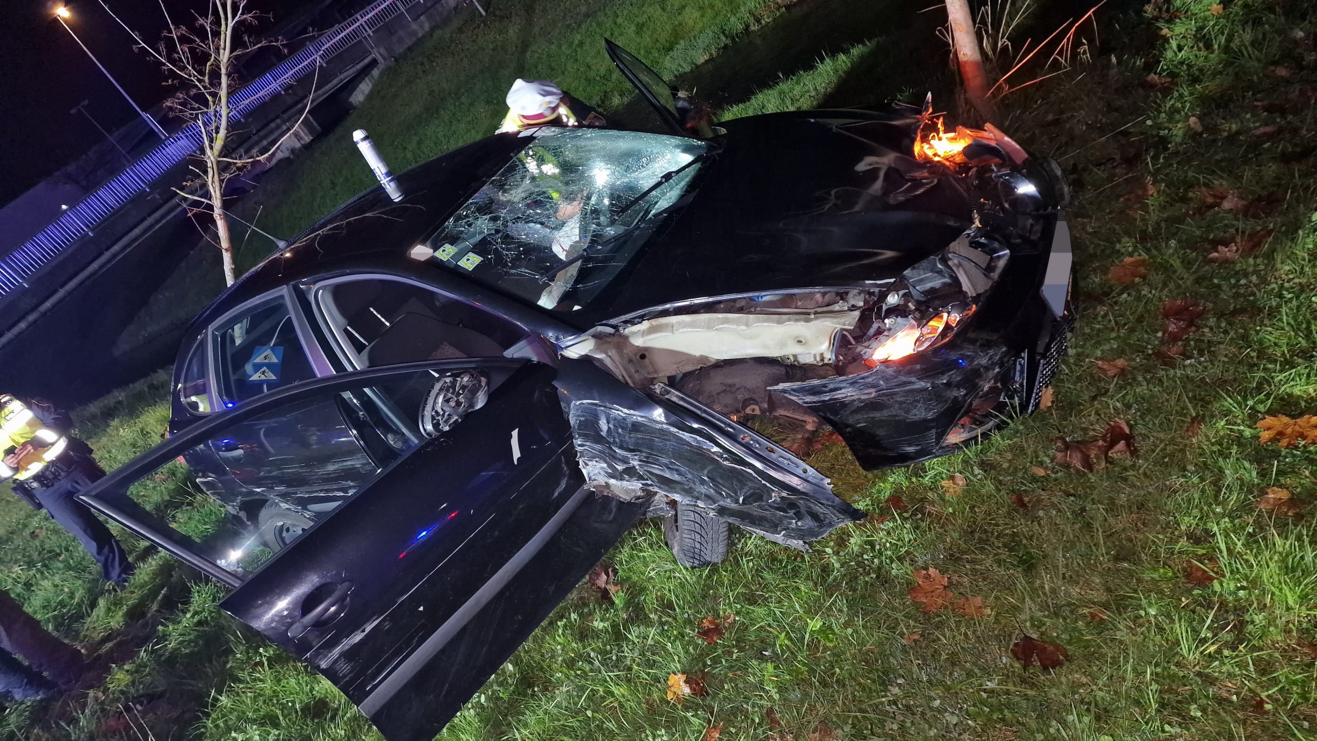 Totalschaden: Bei dem Unfall wurde der Pkw stark beschädigt.