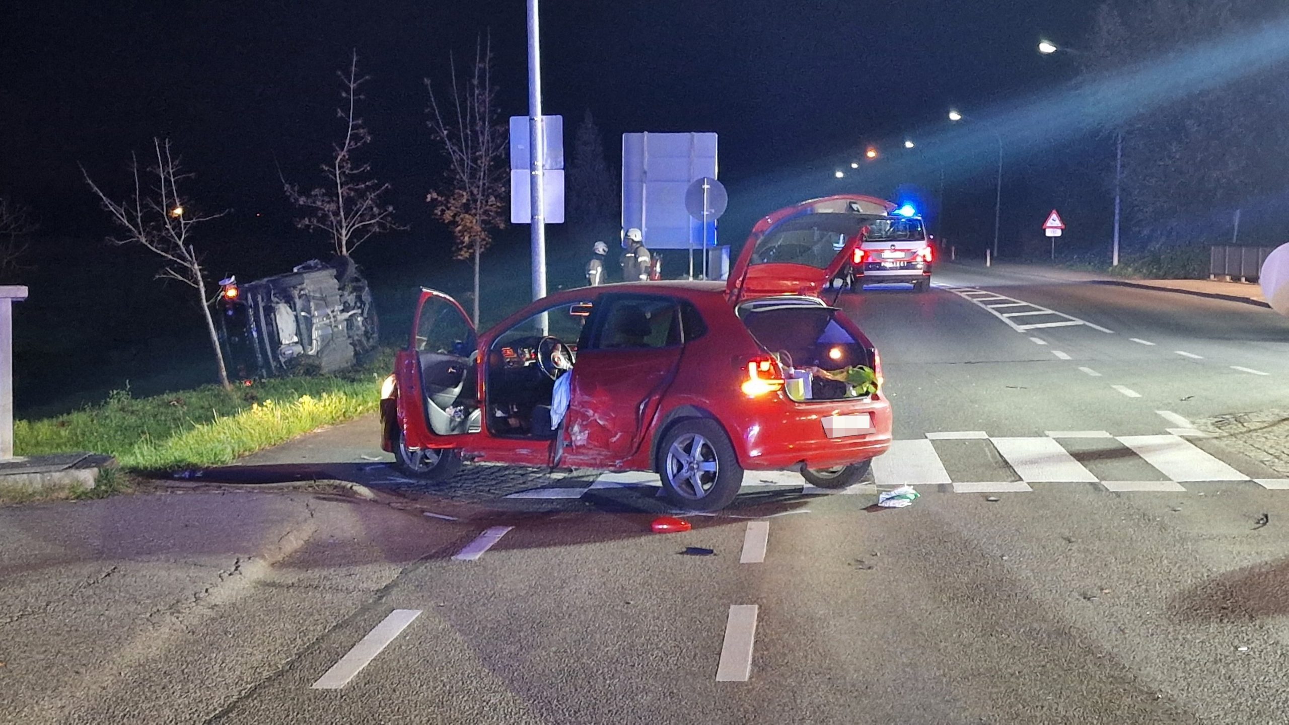 Die beiden Fahrzeuge kollidierten miteinander.