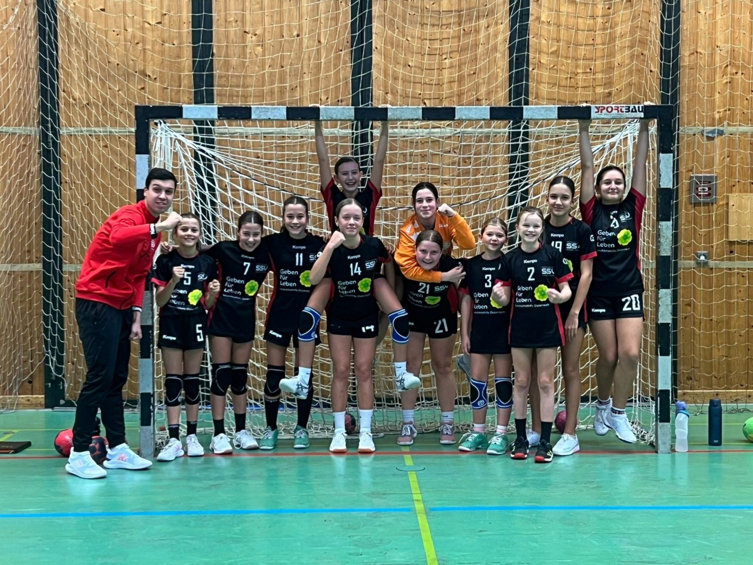 Dank einer guten Leistung sicherten sich die U12-2 Schoren-Girls in der heimischen Messehalle gegen Bregenz Handball einen Punktgewinn.