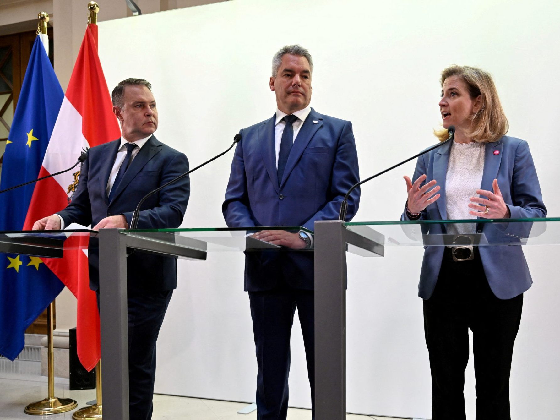 Babler, Nehammer und Meinl-Reisinger informierten am Montag den Bundespräsidenten.
