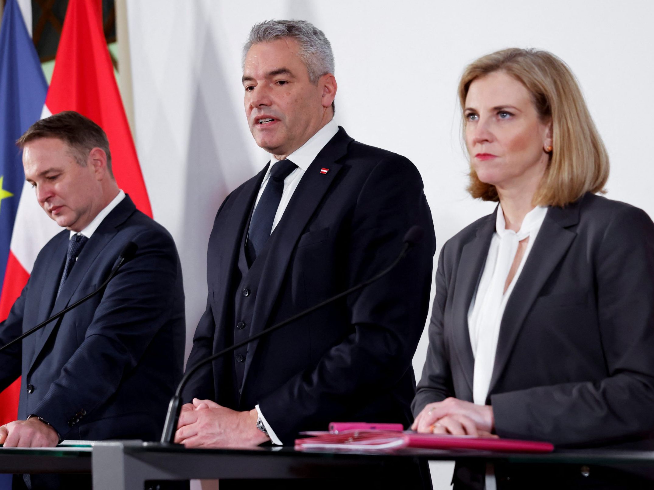 Die Parteichefs sprechen über Budget und Leuchttürme.