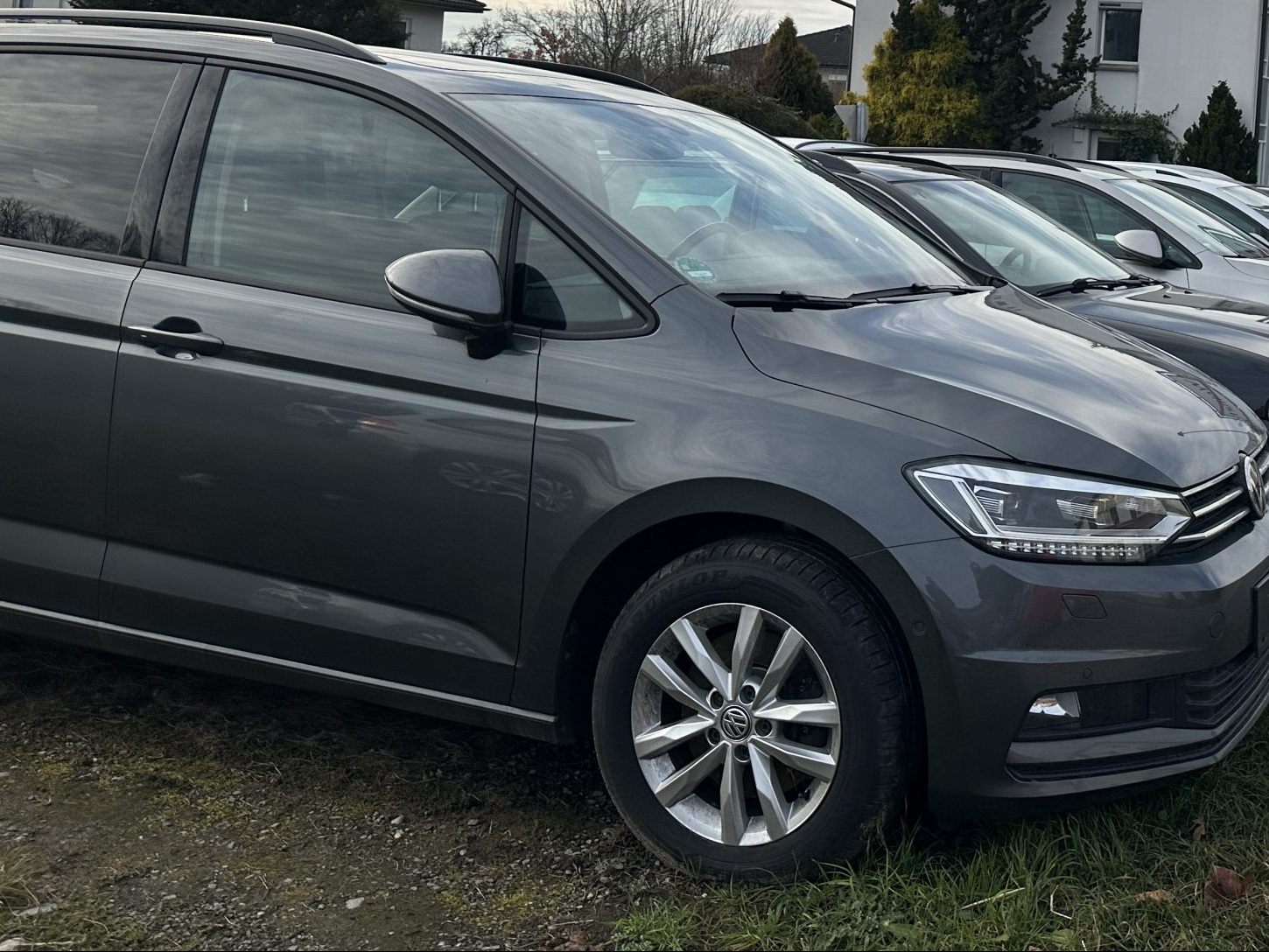 Auf Wolfurter Gemeindegebiet stehen Gebrauchtwagen, doch ein Autohaus gibt es keines. Auf Wolfurter Gemeindegebiet stehen Gebrauchtwagen, doch ein Autohaus gibt es keines.