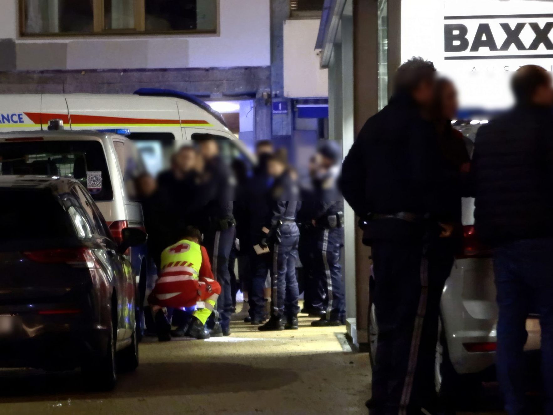 Großeinsatz in der Bregenzer Innenstadt wegen einer Massenschlägerei. Großeinsatz in der Bregenzer Innenstadt wegen einer Massenschlägerei.
