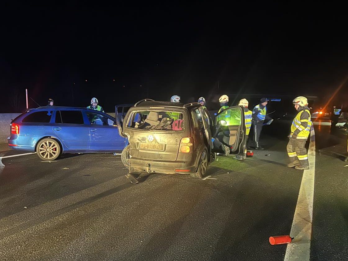 Eine Person verstarb noch an der Unfallstelle.