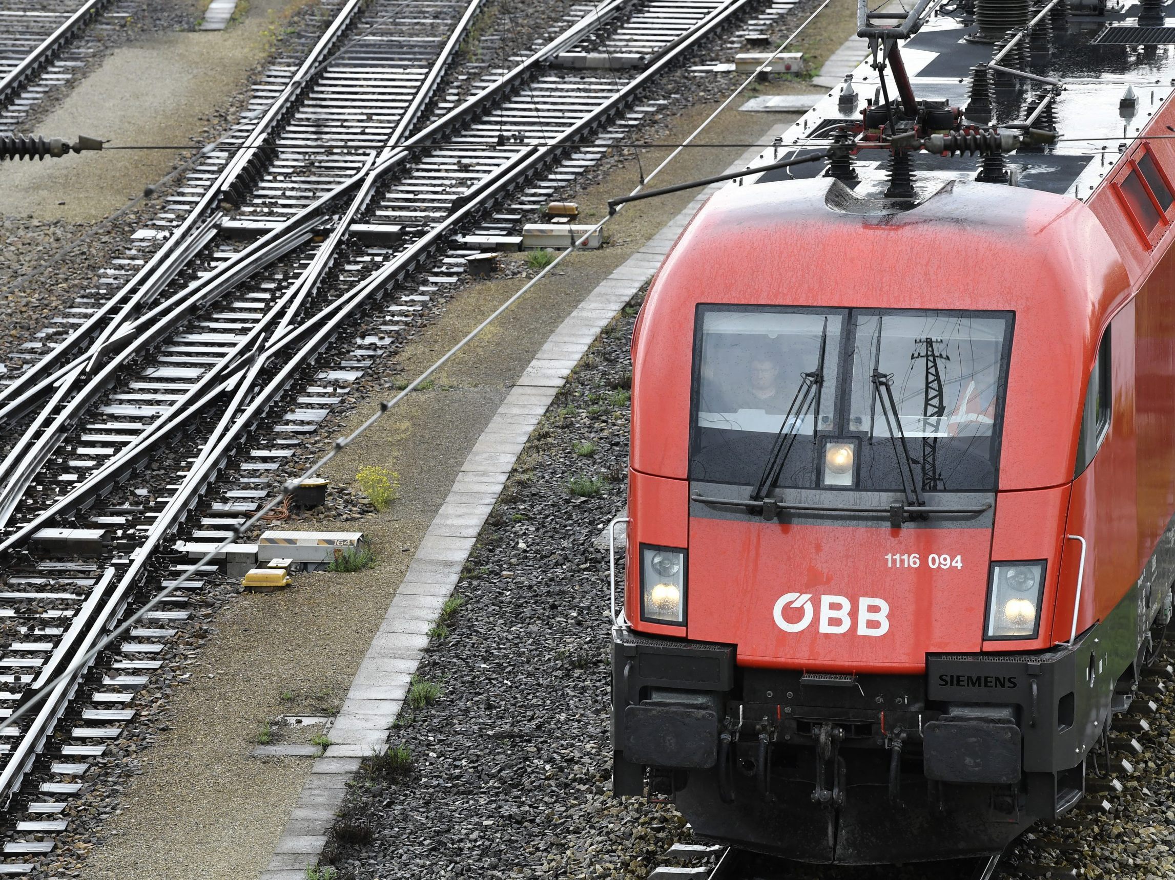 Die ÖBB nehmen die Weststrecke wieder in Vollbetrieb. Die ÖBB nehmen die Weststrecke wieder in Vollbetrieb.