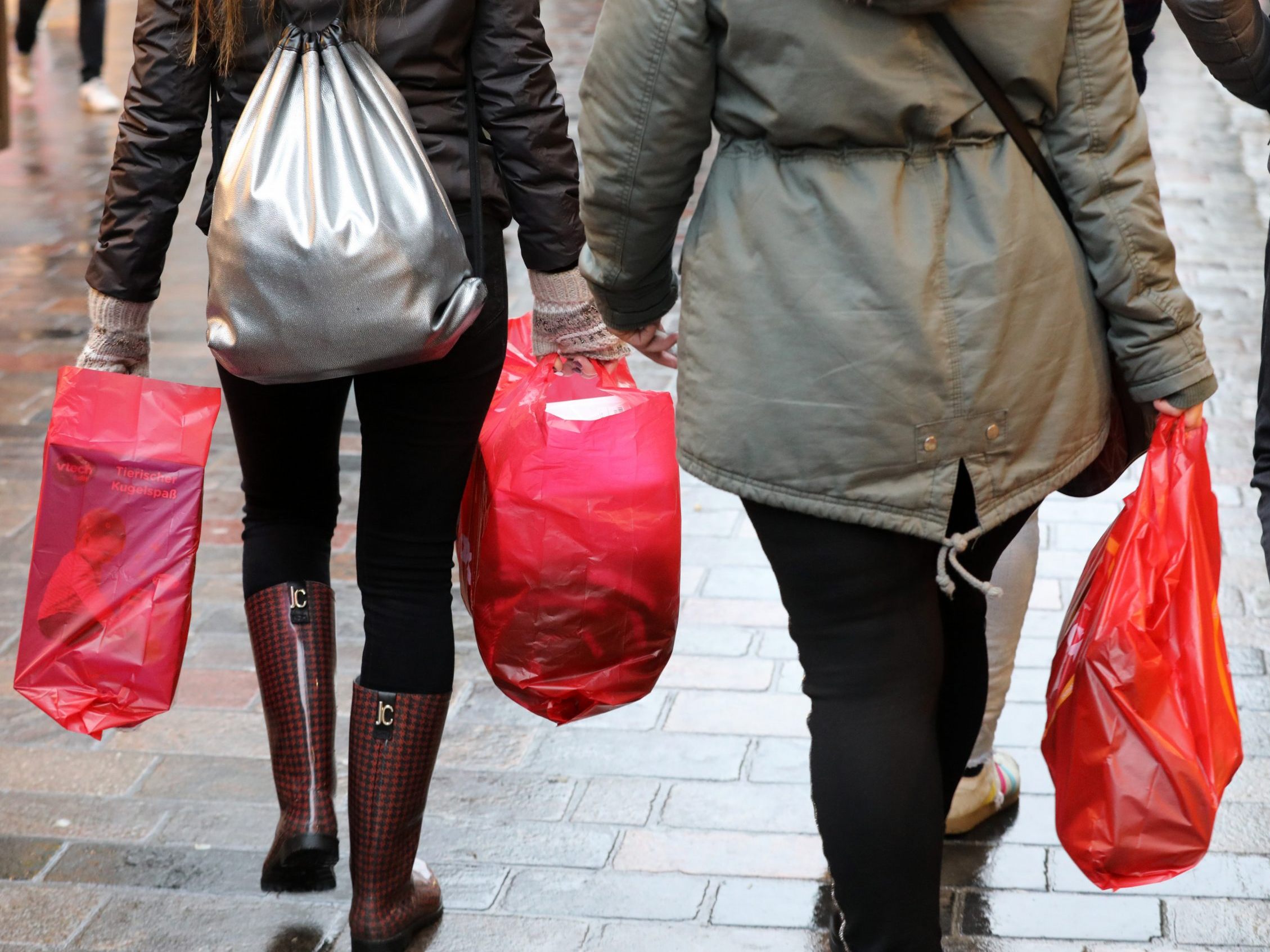 Das Weihnachtsgeschäft läuft in Deutschland schleppend - in Österreich besser. Das Weihnachtsgeschäft läuft in Deutschland schleppend - in Österreich besser.