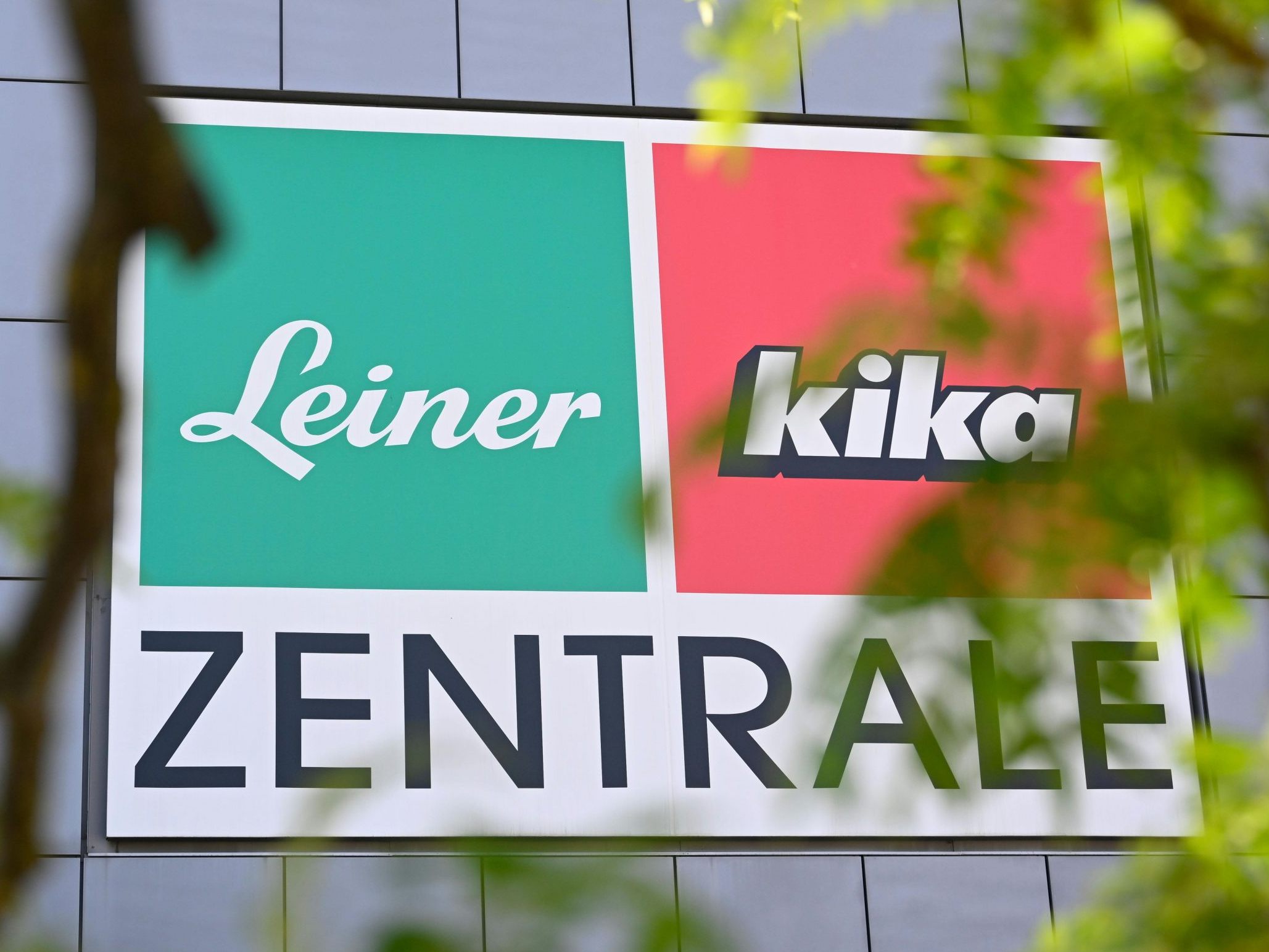 Keine Arbeitsstiftung richtet das Land NÖ ein.