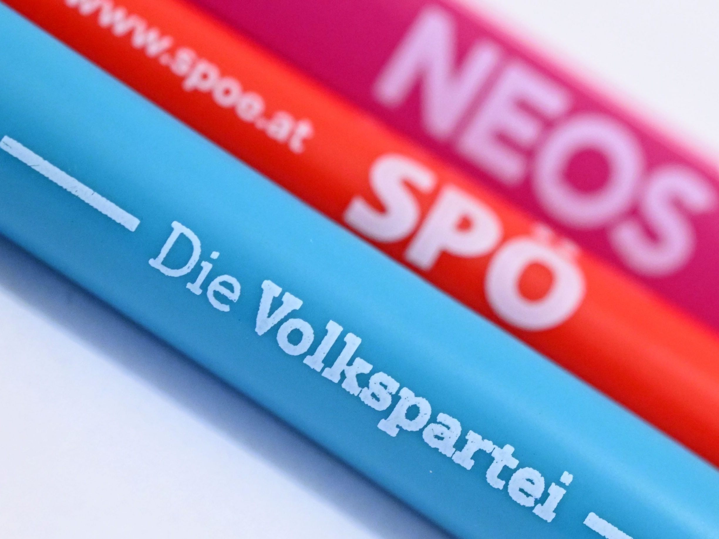 Kommt es nach Koalitionsverhandlungen zu Regierung ÖVP-SPÖ-NEOS? Kommt es nach Koalitionsverhandlungen zu Regierung ÖVP-SPÖ-NEOS?