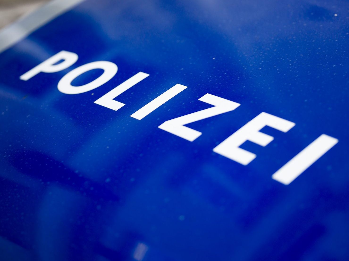 Vorläufige Festnahme nach gefährlicher Drohung durch Handydieb.