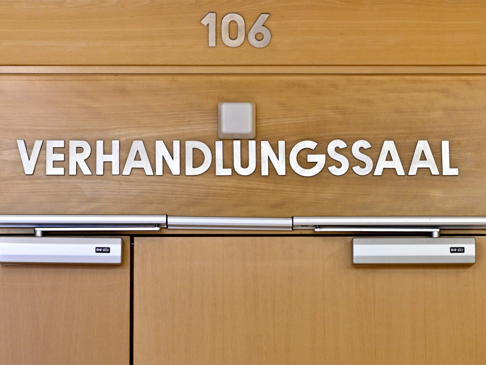 Prozess nach einer Drohung mit einer Machete. Prozess nach einer Drohung mit einer Machete.