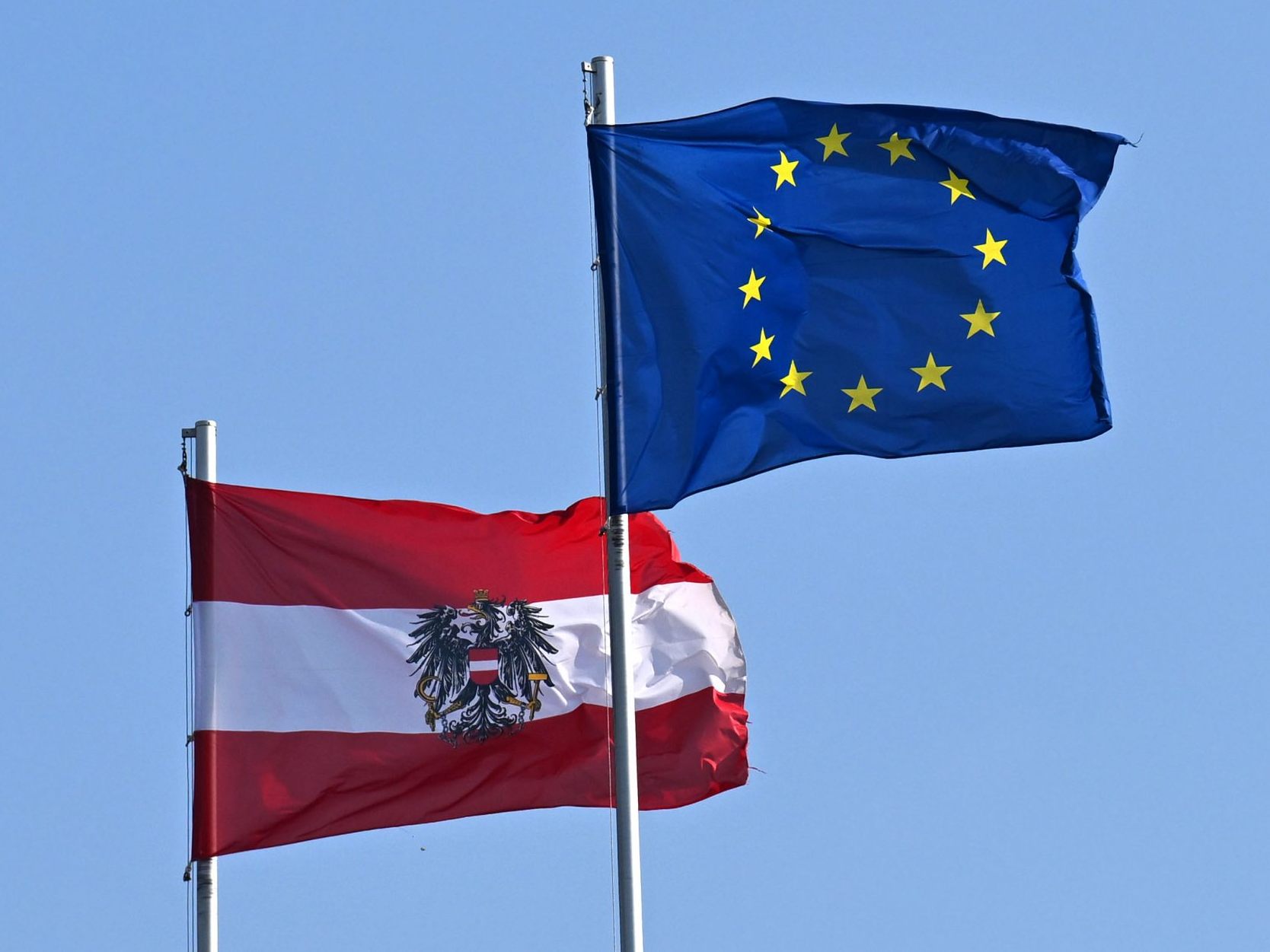 Österreichs Exporte boomen dank EU-Binnenmarkt und Osterweiterung. Österreichs Exporte boomen dank EU-Binnenmarkt und Osterweiterung.