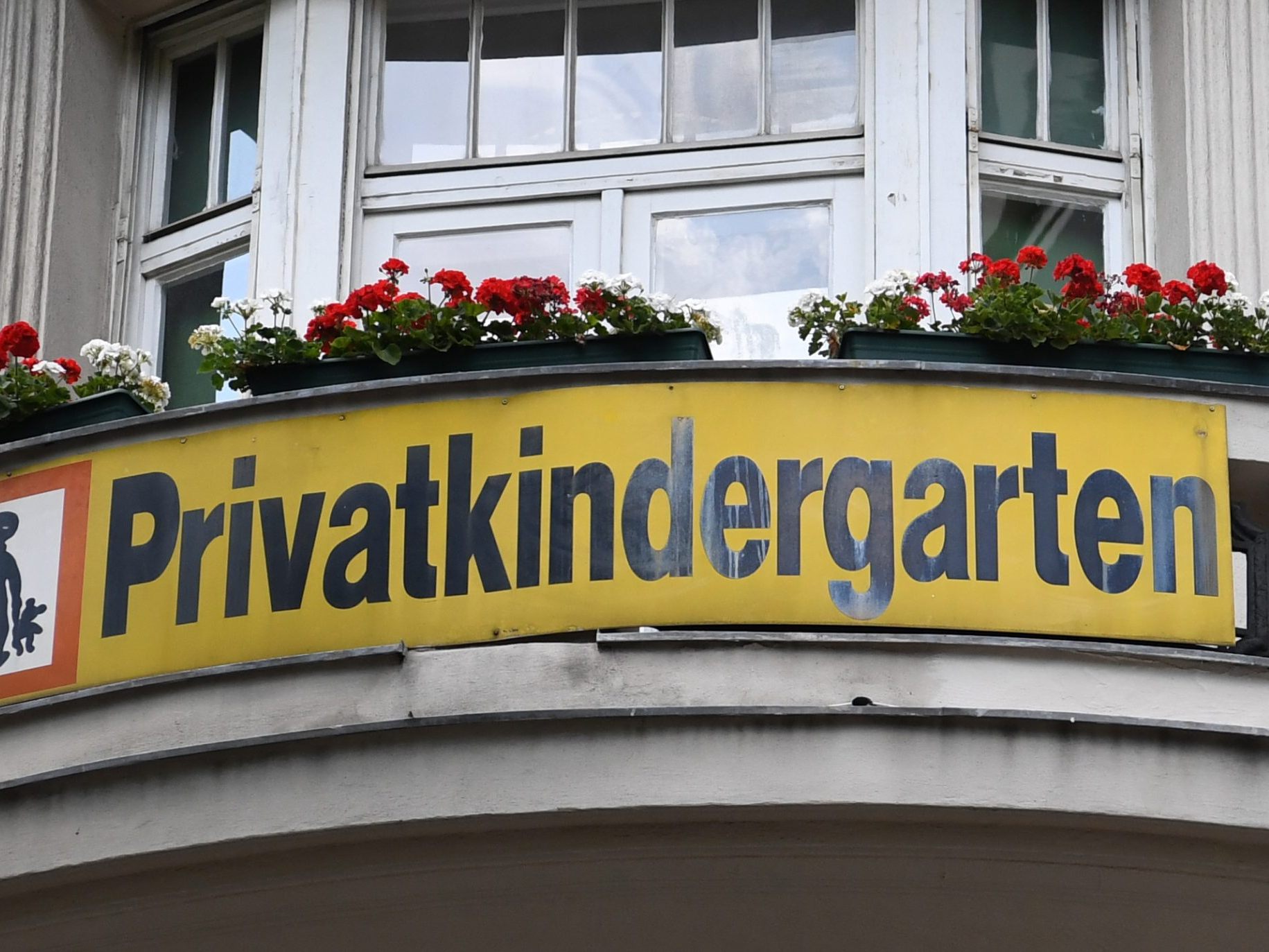 In privaten Einrichtungen gibt es vier Prozent mehr Gehalt.