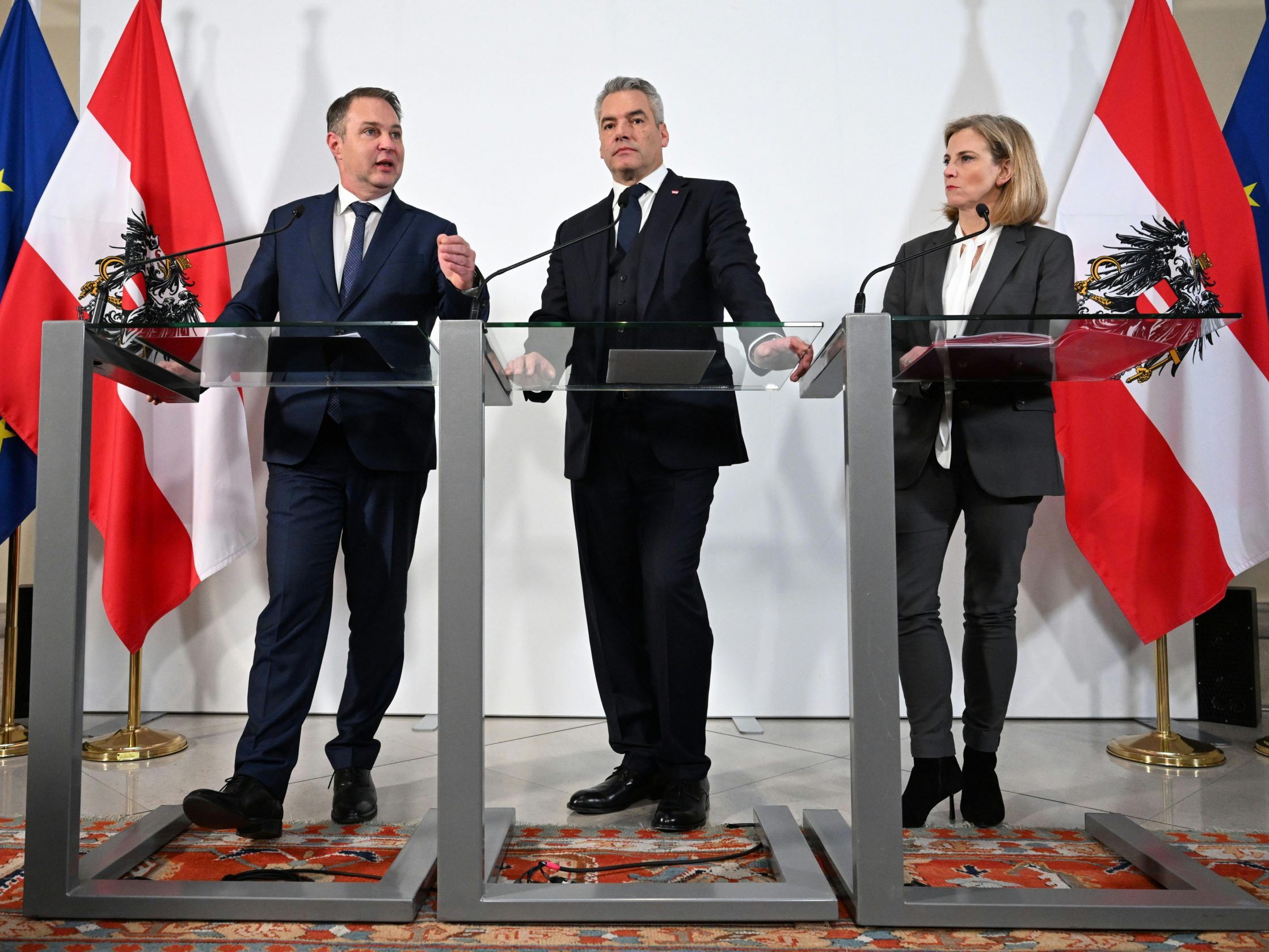 Babler, Nehammer und Meinl-Reisinger sehen sich vor Weihnachten noch. Sie finden sich künftig möglicherweise in einer Koalition wieder.