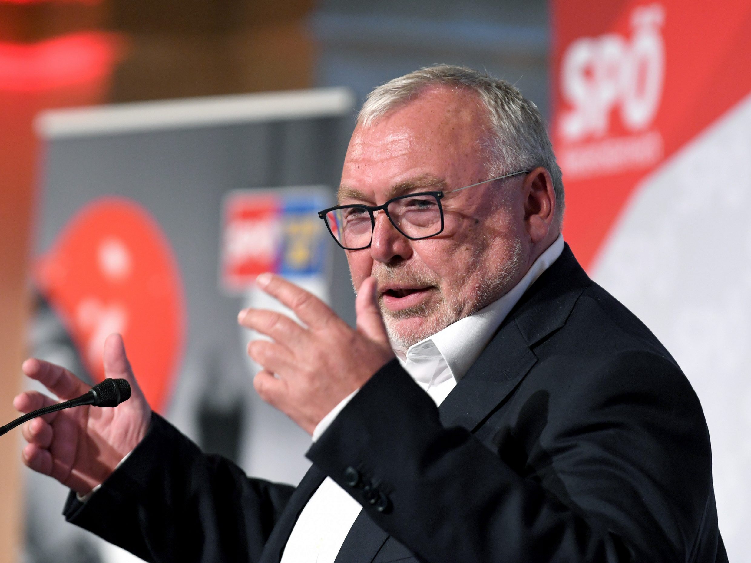 Neben Gusenbauer zahlten auch andere Aufsichtsräte zurück.