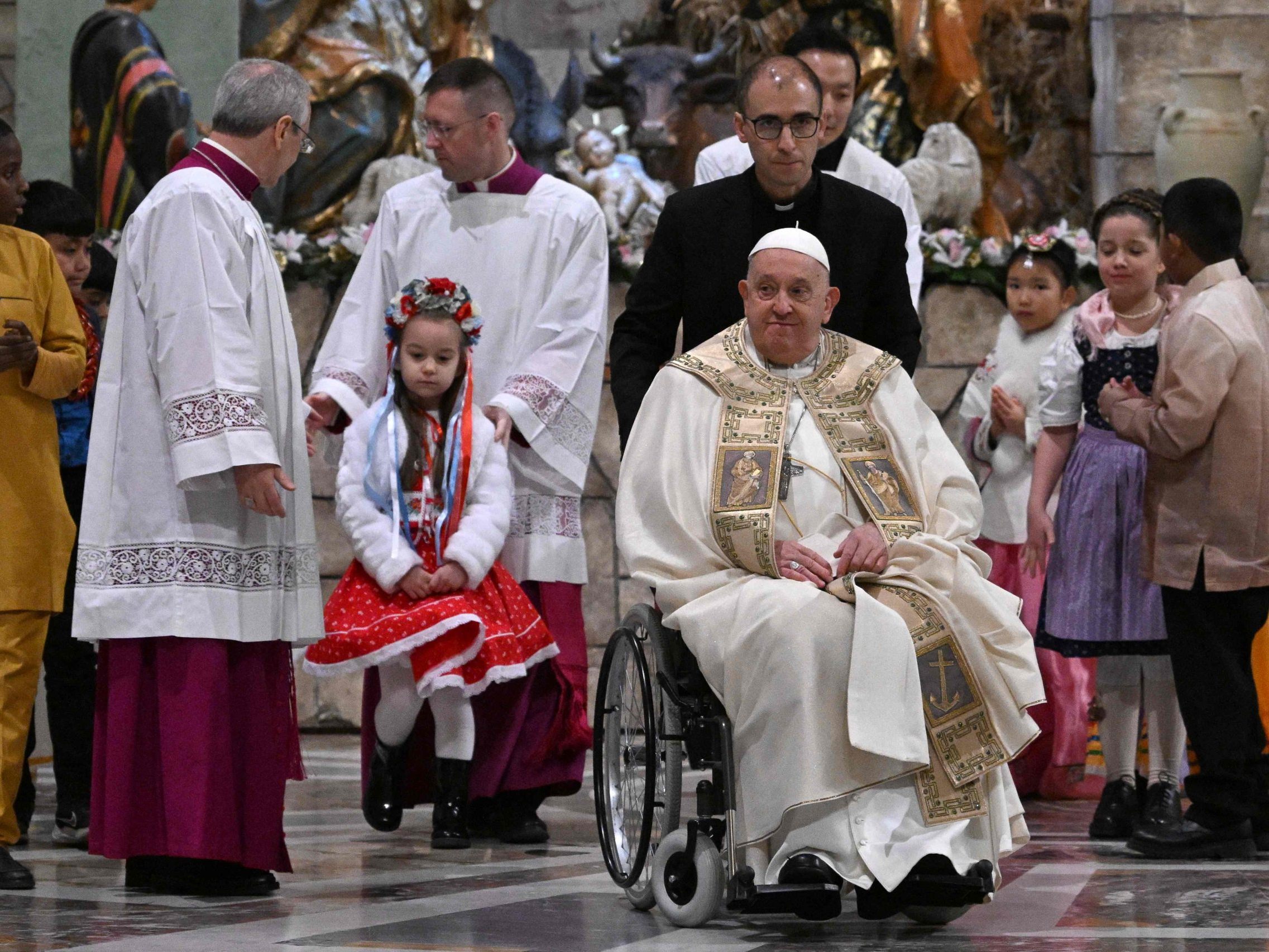 Papst Franziskus eröffnete bei der Christmette das Heilige Jahr.