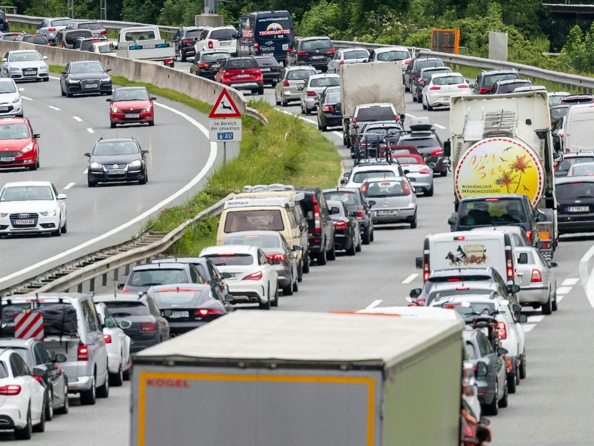 Änderungen für Autofahrer in Österreich 2025: Ein Überblick. (Symbolbild) Änderungen für Autofahrer in Österreich 2025: Ein Überblick. (Symbolbild)