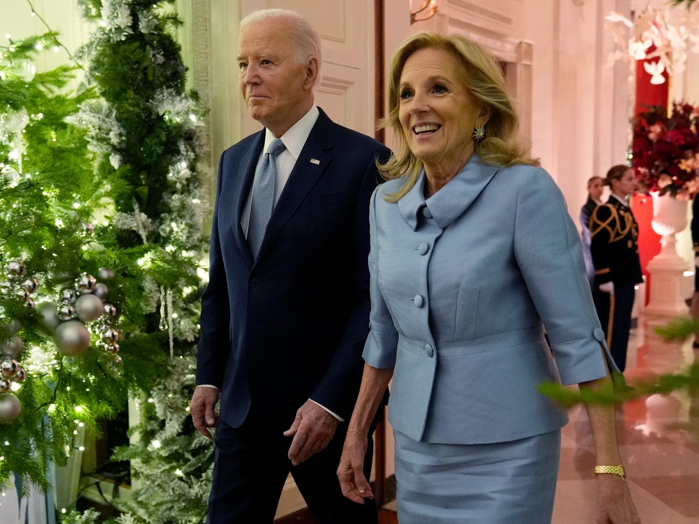 Joe und Jill Biden freuen sich auf ihr erstes Urenkelkind, da ihre Enkelin Naomi Biden ihre Schwangerschaft offiziell bestätigt hat.