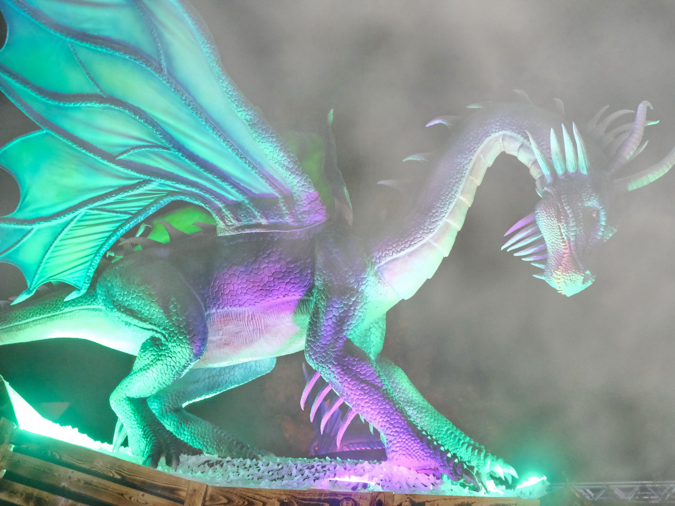 Auf Schloss Neugebäude in Wien wird ein Drachen-Lichterpark zu finden sein.