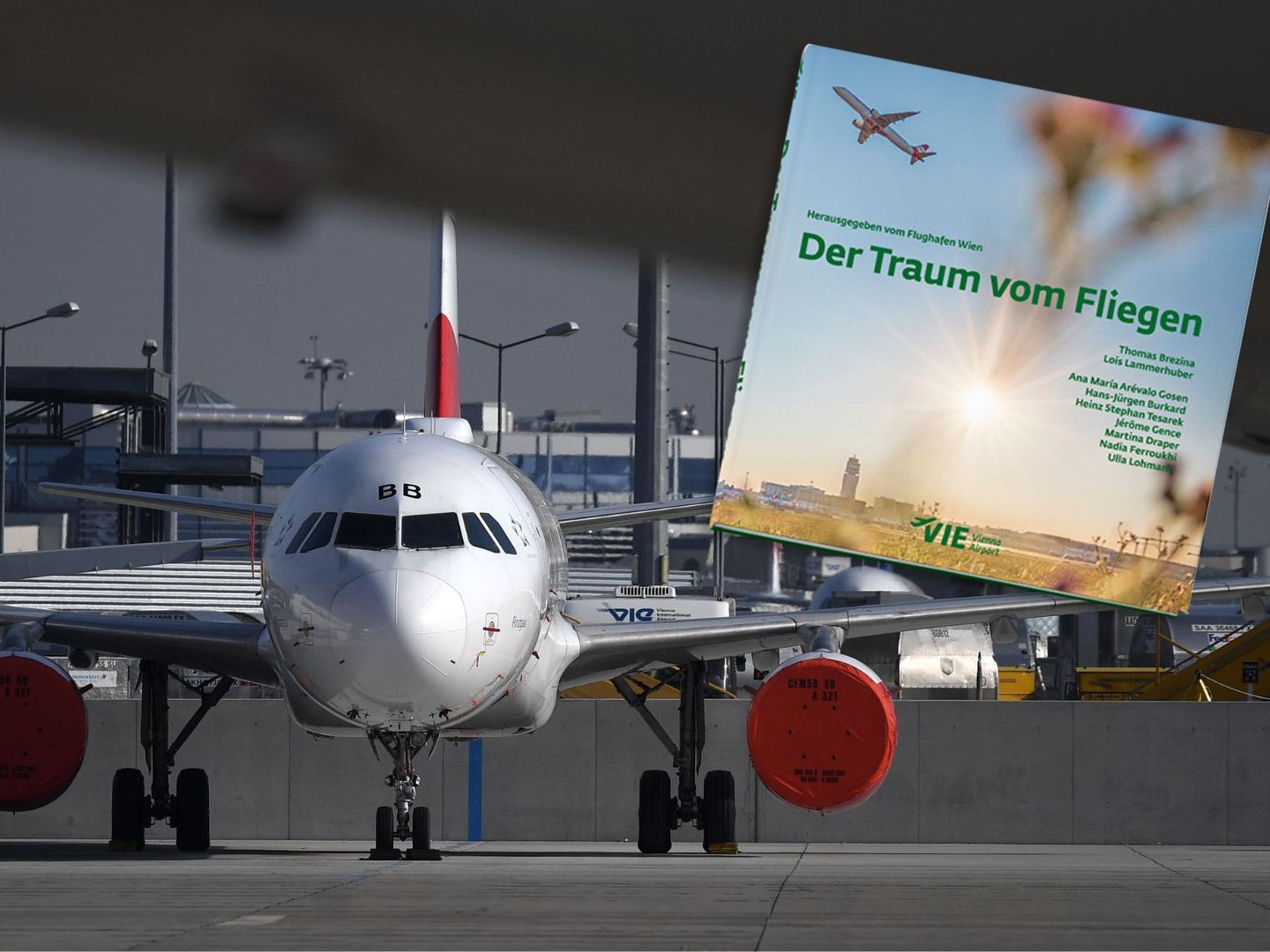 Acht Fotografen dokumentierten das Geschehen am Flughafen Wien. Acht Fotografen dokumentierten das Geschehen am Flughafen Wien.