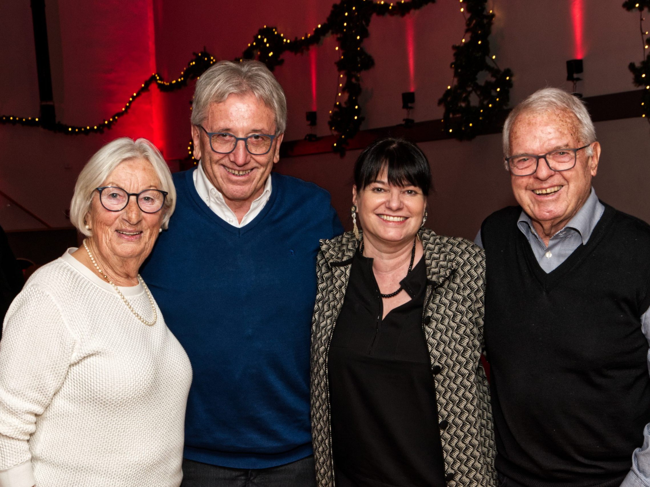 Strahlende Gesichter bei der Weihnachtsfeier von