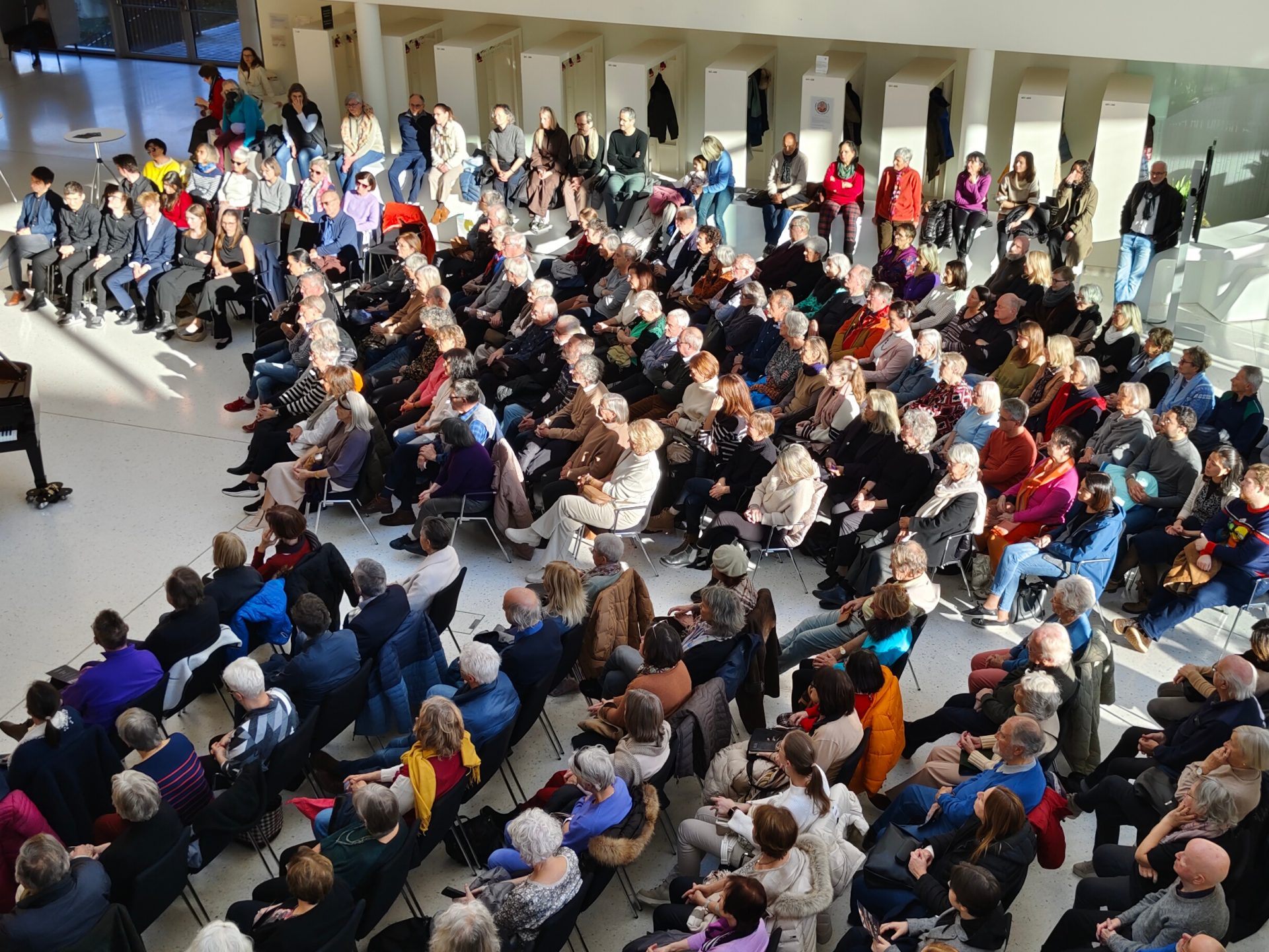 Das Konzert am Mittag erlebte mit Yunus Kayas Klavierklasse einen neuen Höhepunkt. Das Konzert am Mittag erlebte mit Yunus Kayas Klavierklasse einen neuen Höhepunkt.